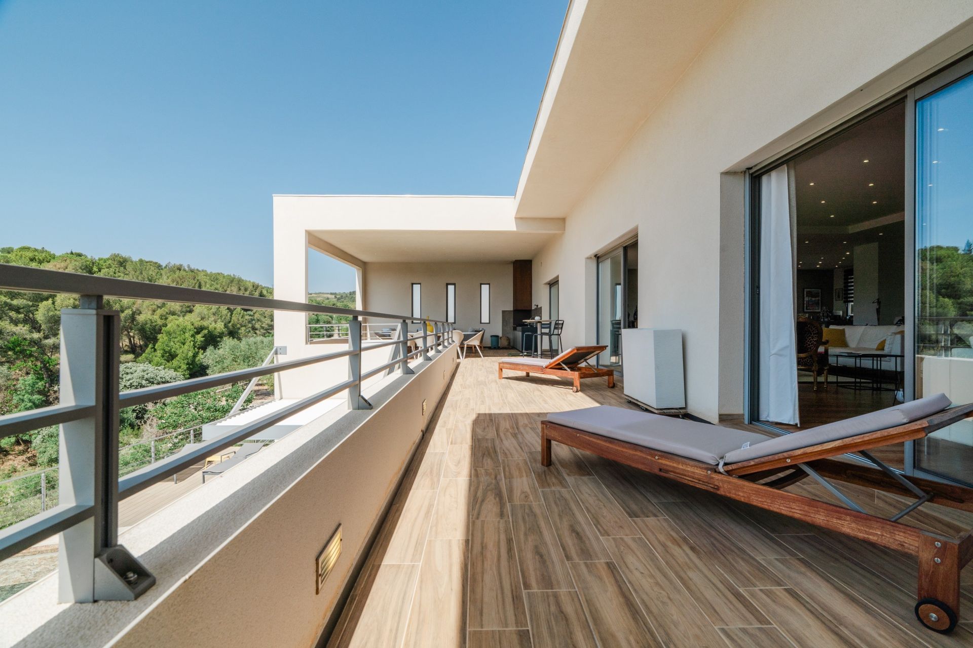 luxury house 7 Rooms for sale on NARBONNE (11100)