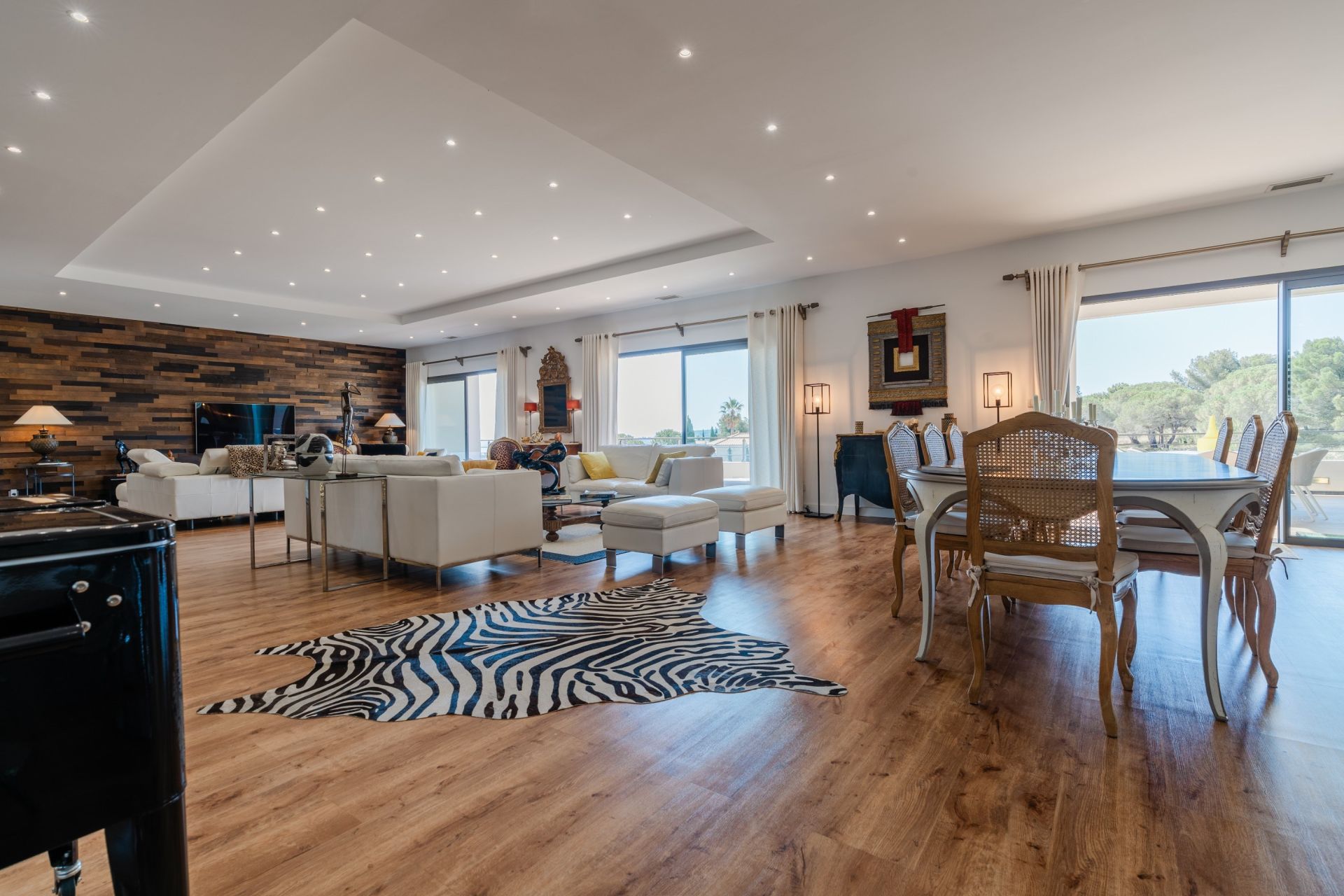 luxury house 7 Rooms for sale on NARBONNE (11100)