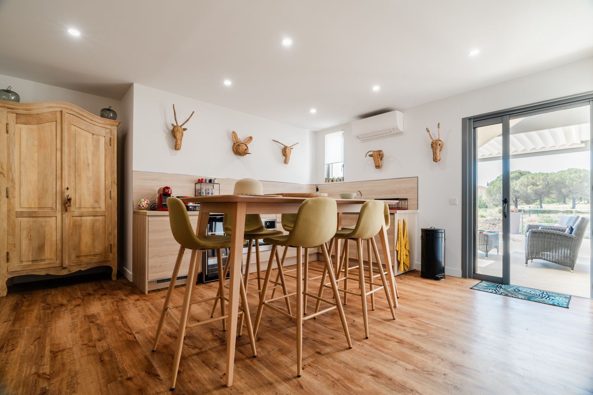 luxury house 7 Rooms for sale on NARBONNE (11100)