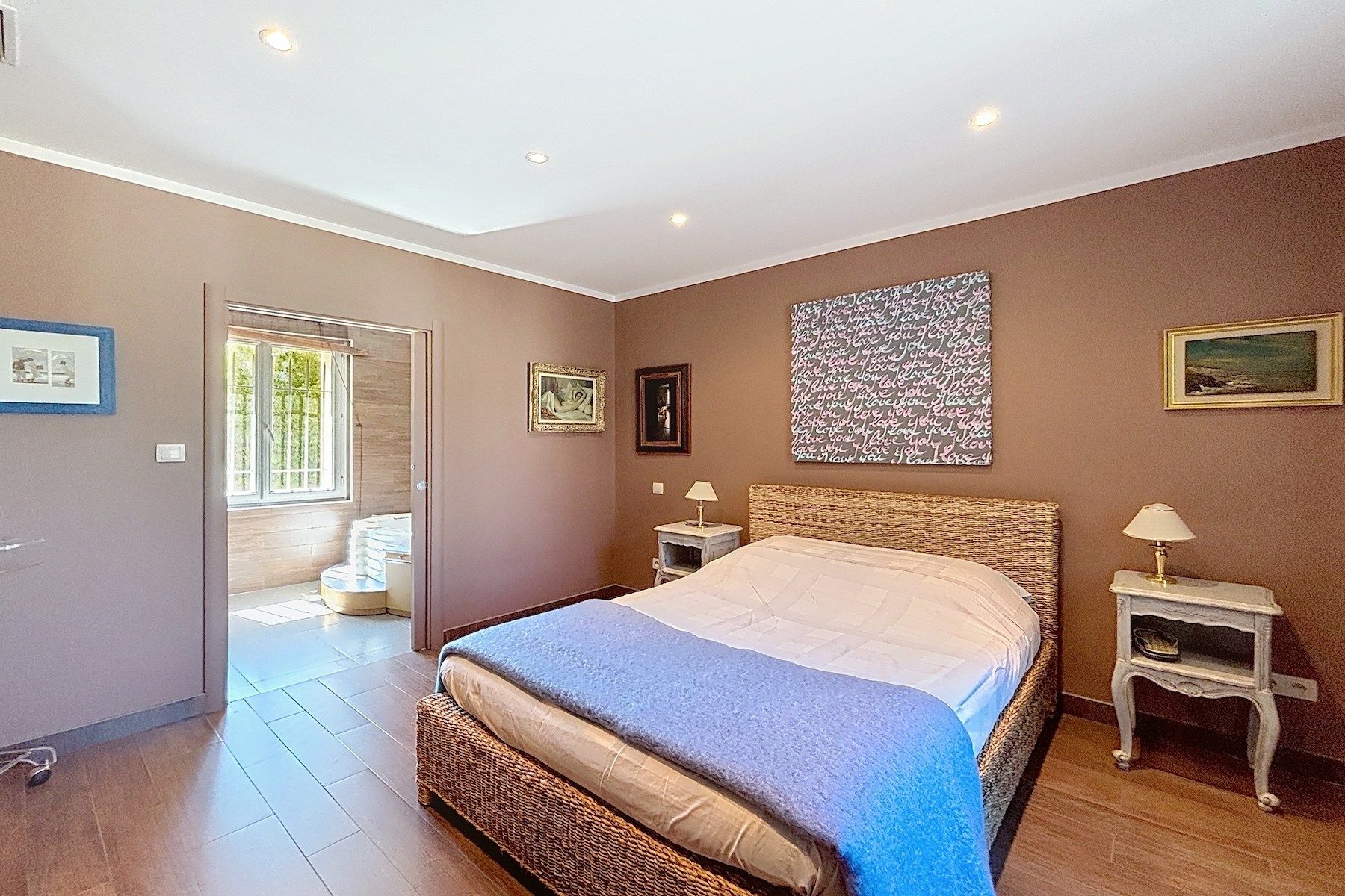 luxury property 10 Rooms for sale on UZES (30700)