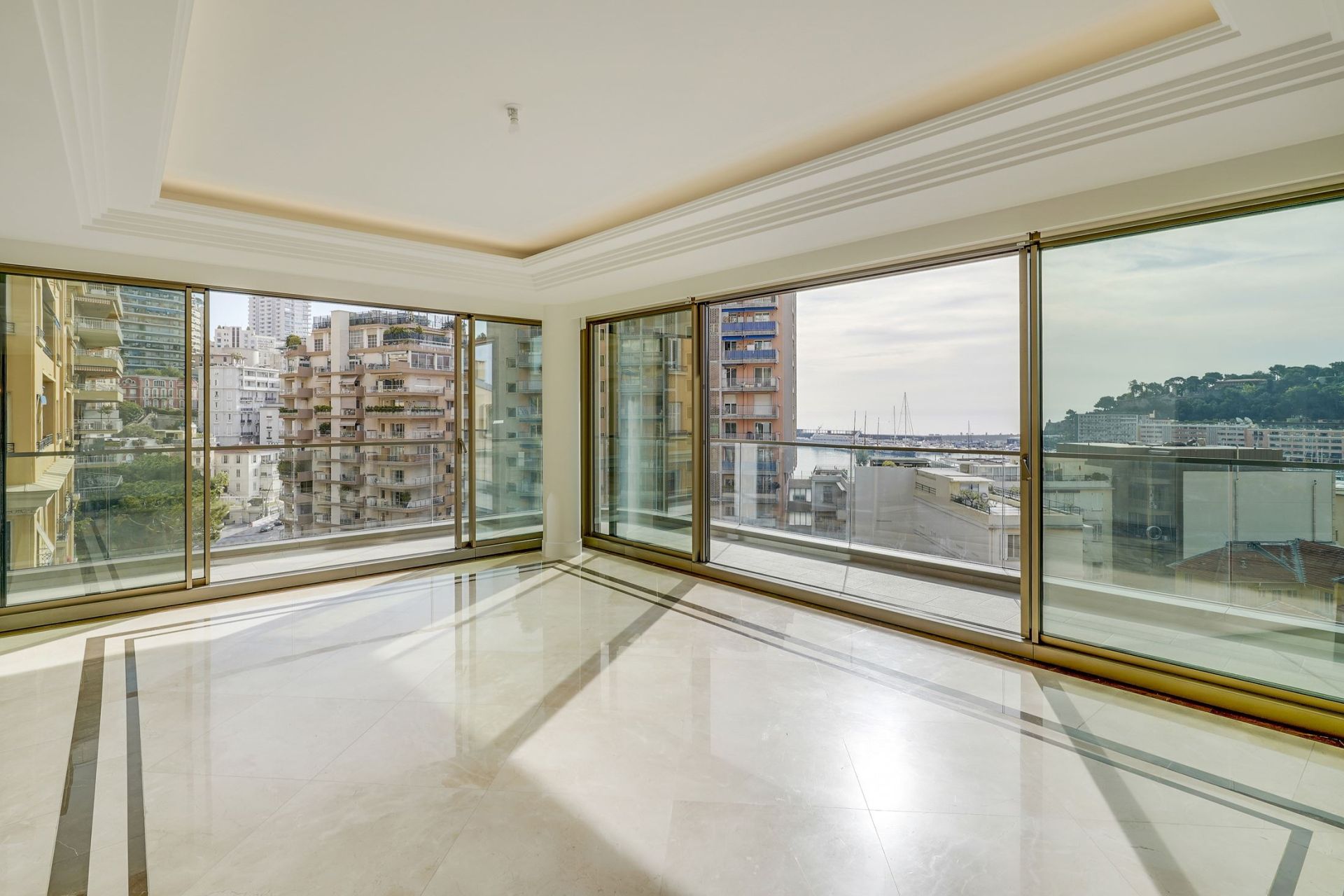 luxury apartment 3 Rooms for rent on MONACO (98000)