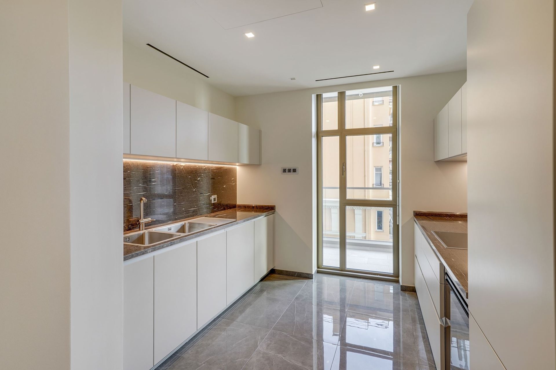 luxury apartment 3 Rooms for rent on MONACO (98000)