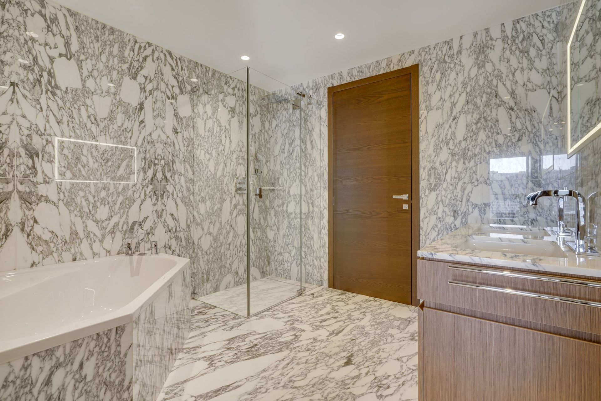 luxury apartment 3 Rooms for rent on MONACO (98000)