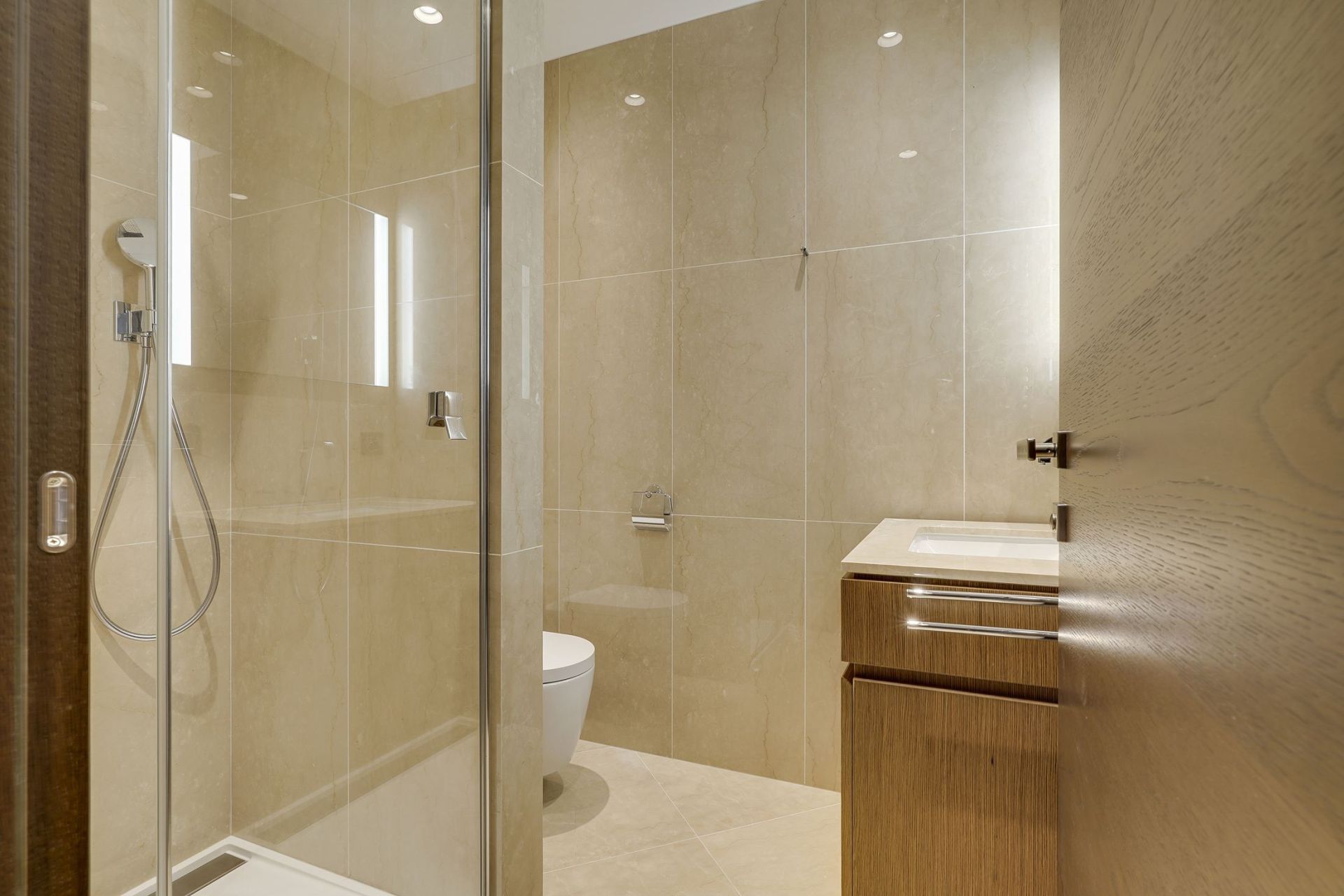 luxury apartment 3 Rooms for rent on MONACO (98000)