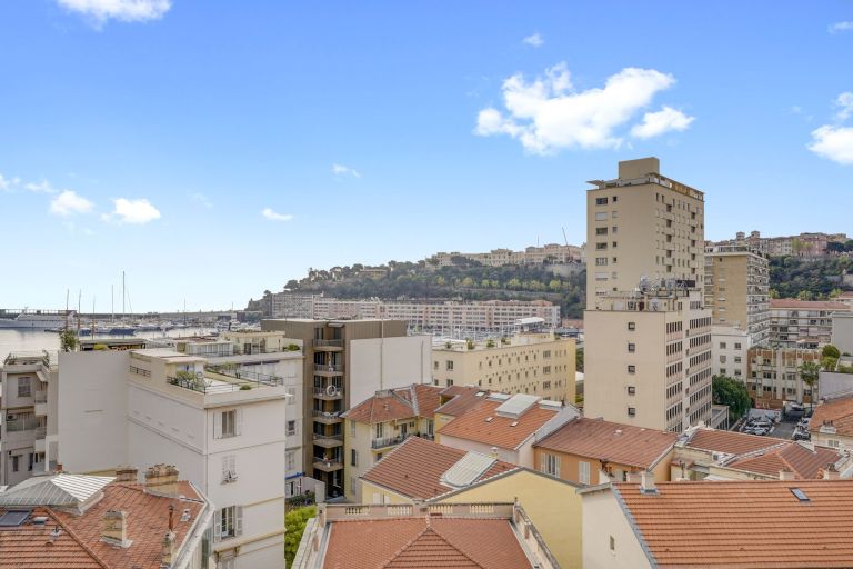luxury apartment 3 Rooms for rent on MONACO (98000)