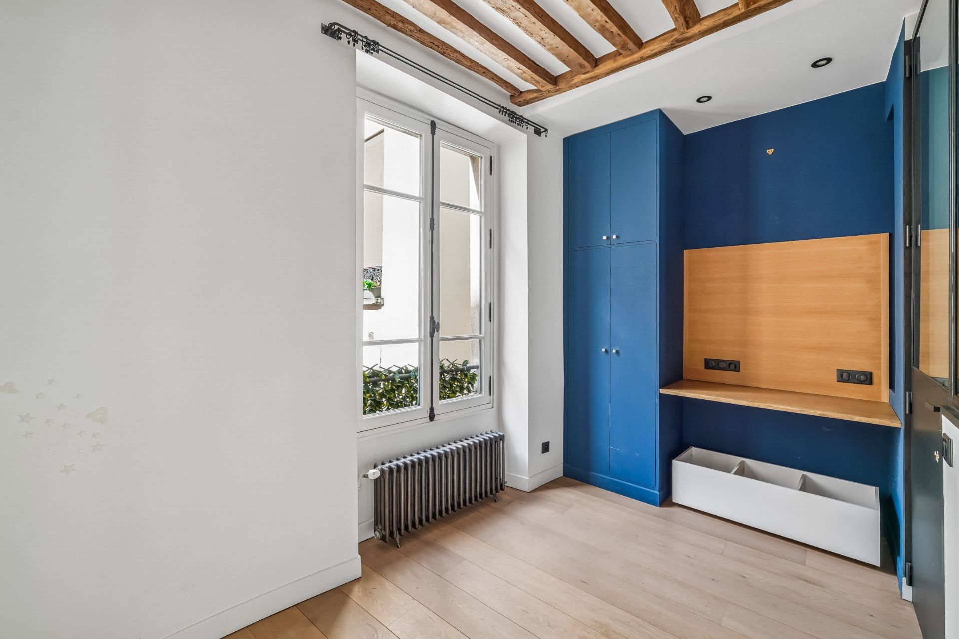 luxury apartment 4 Rooms for sale on PARIS (75004)