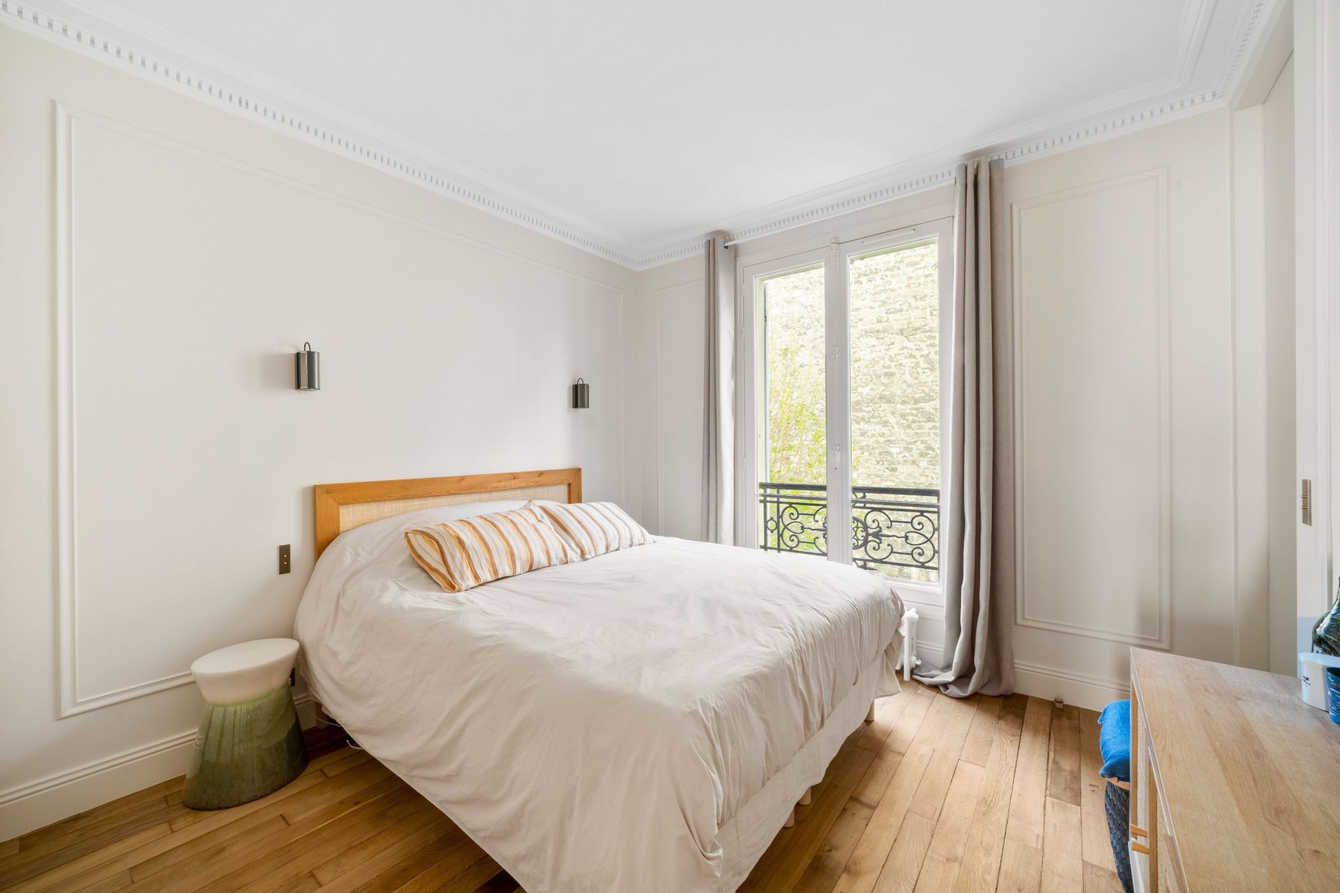 luxury apartment 4 Rooms for sale on PARIS (75018)