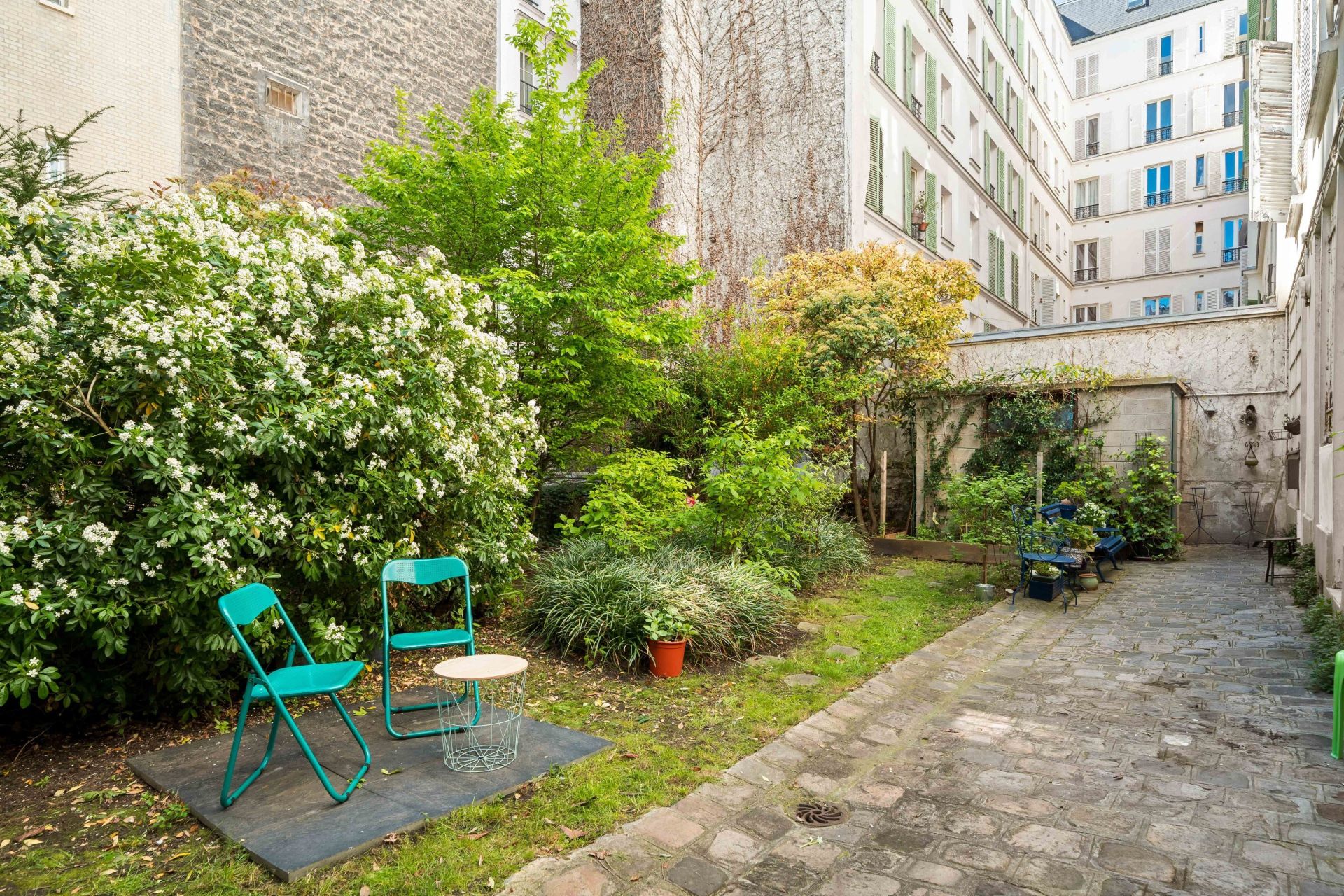 luxury apartment 4 Rooms for sale on PARIS (75018)