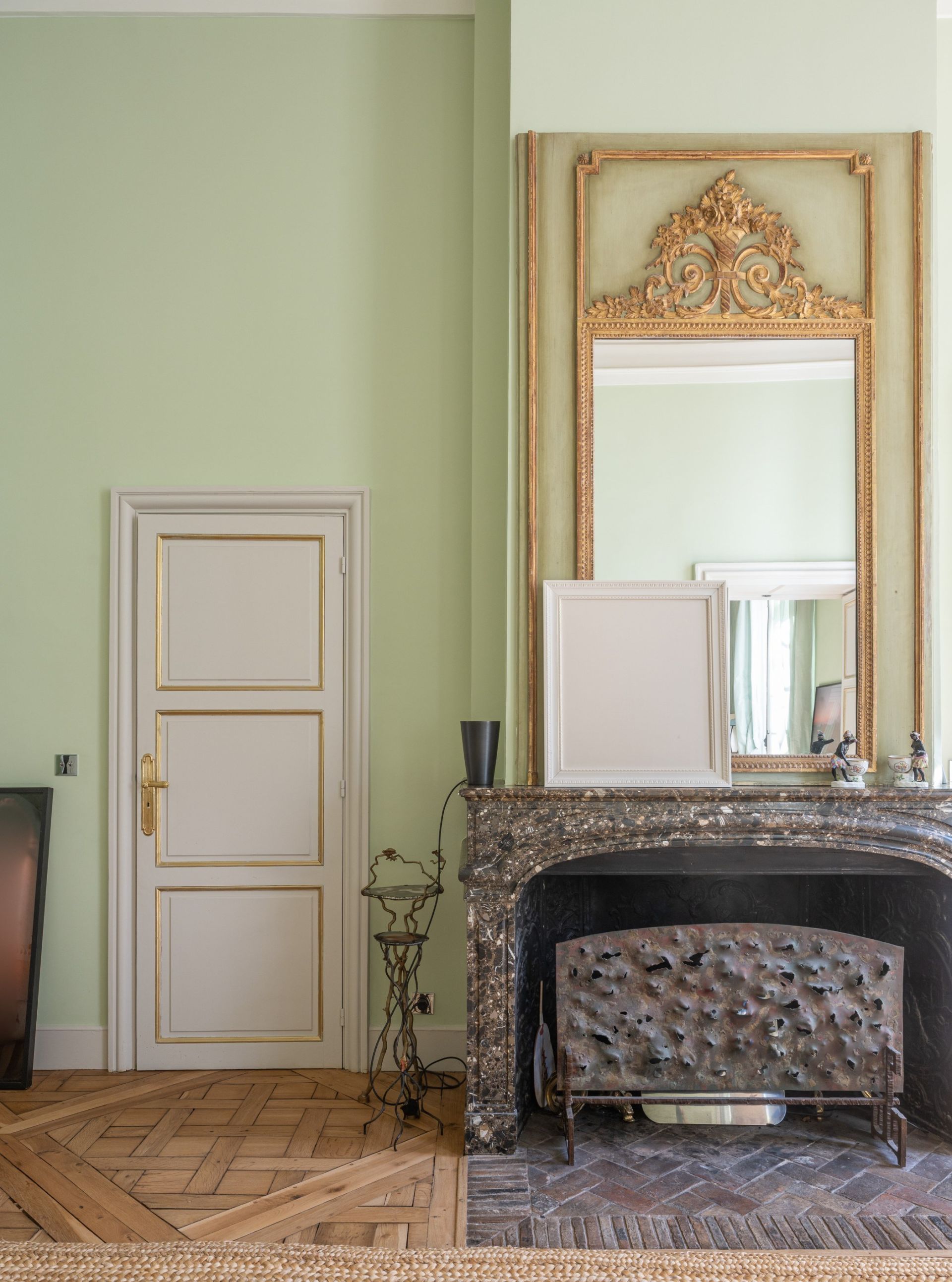 luxury apartment 9 Rooms for sale on PARIS (75004)