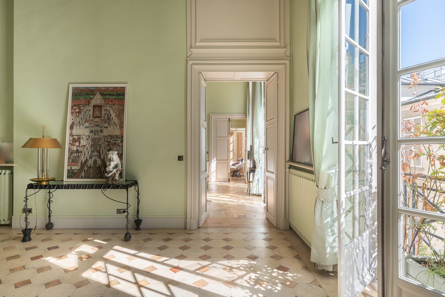 luxury apartment 9 Rooms for sale on PARIS (75004)