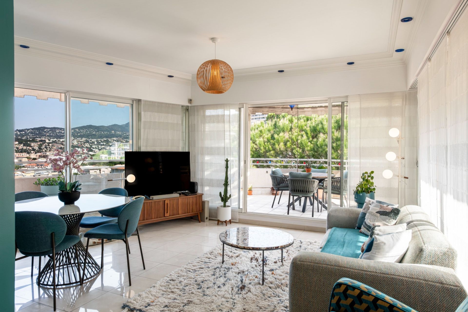 luxury apartment 3 Rooms for sale on NICE (06000)