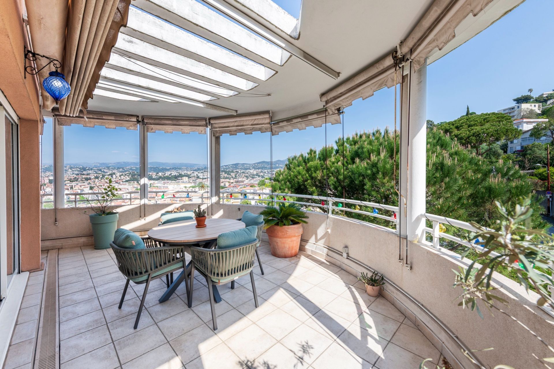 luxury apartment 3 Rooms for sale on NICE (06000)