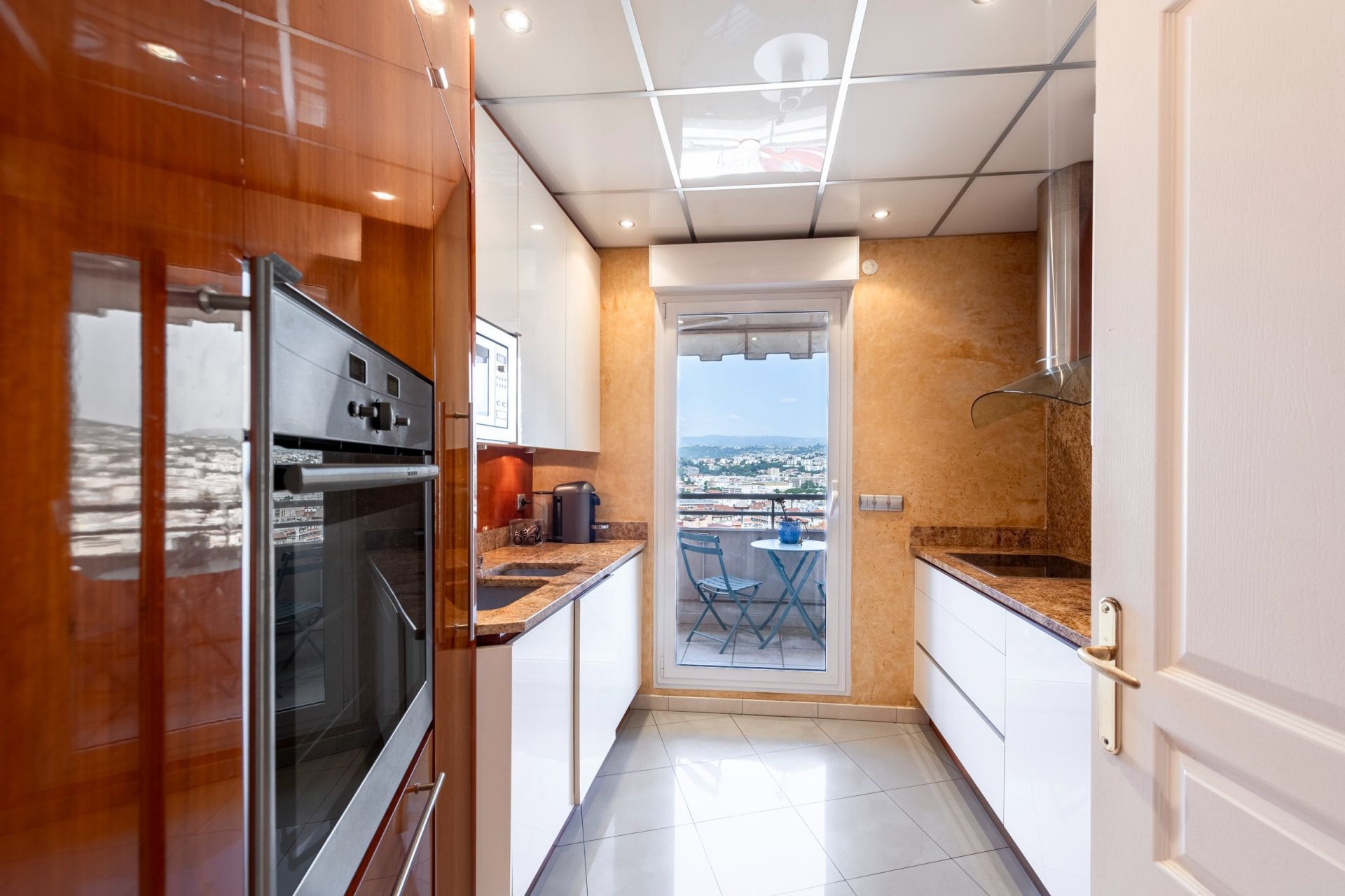 luxury apartment 3 Rooms for sale on NICE (06000)