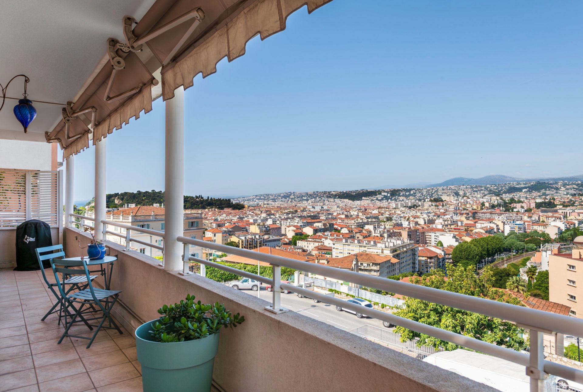 luxury apartment 3 Rooms for sale on NICE (06000)