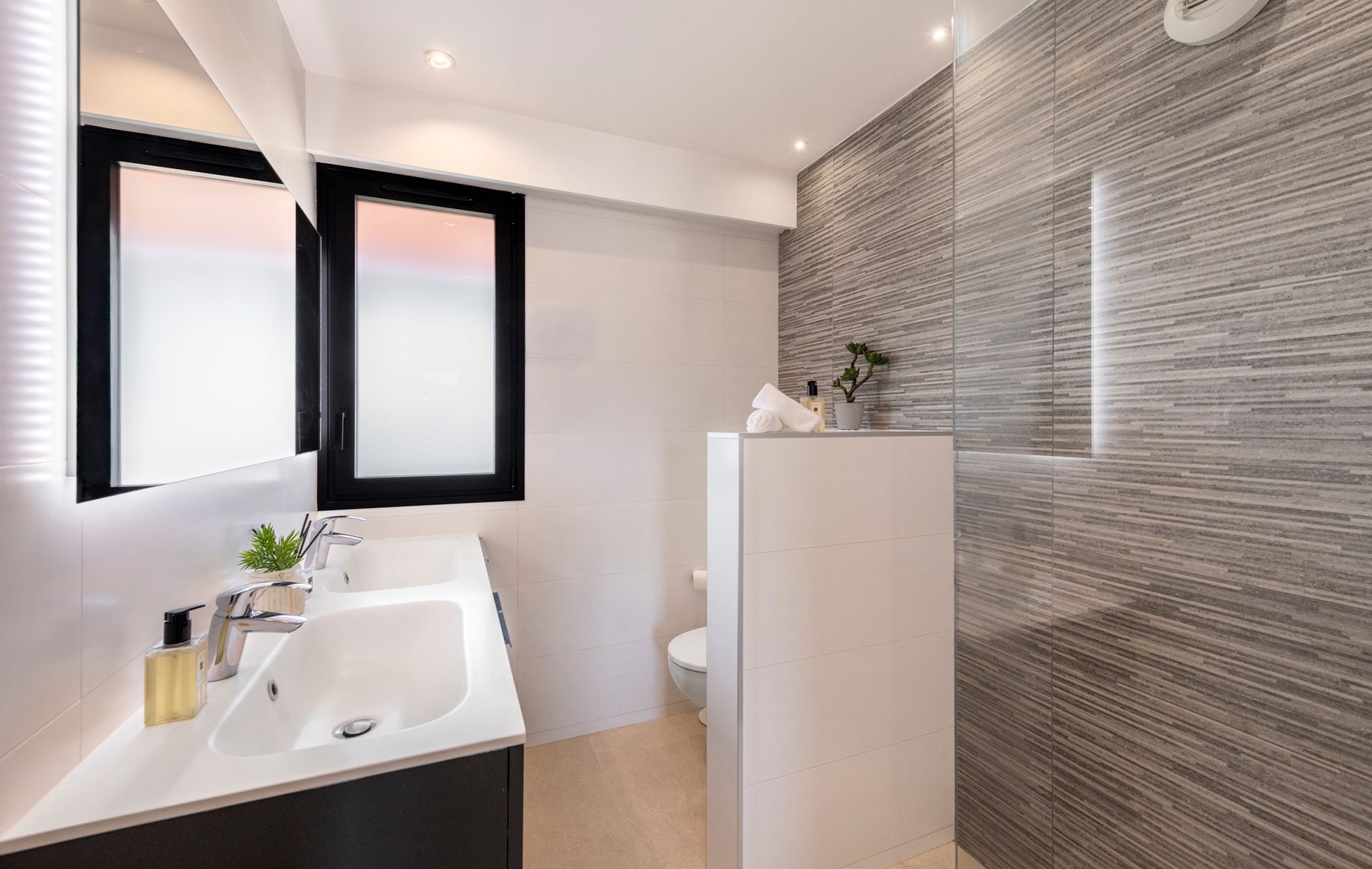 luxury apartment 3 Rooms for sale on NICE (06000)