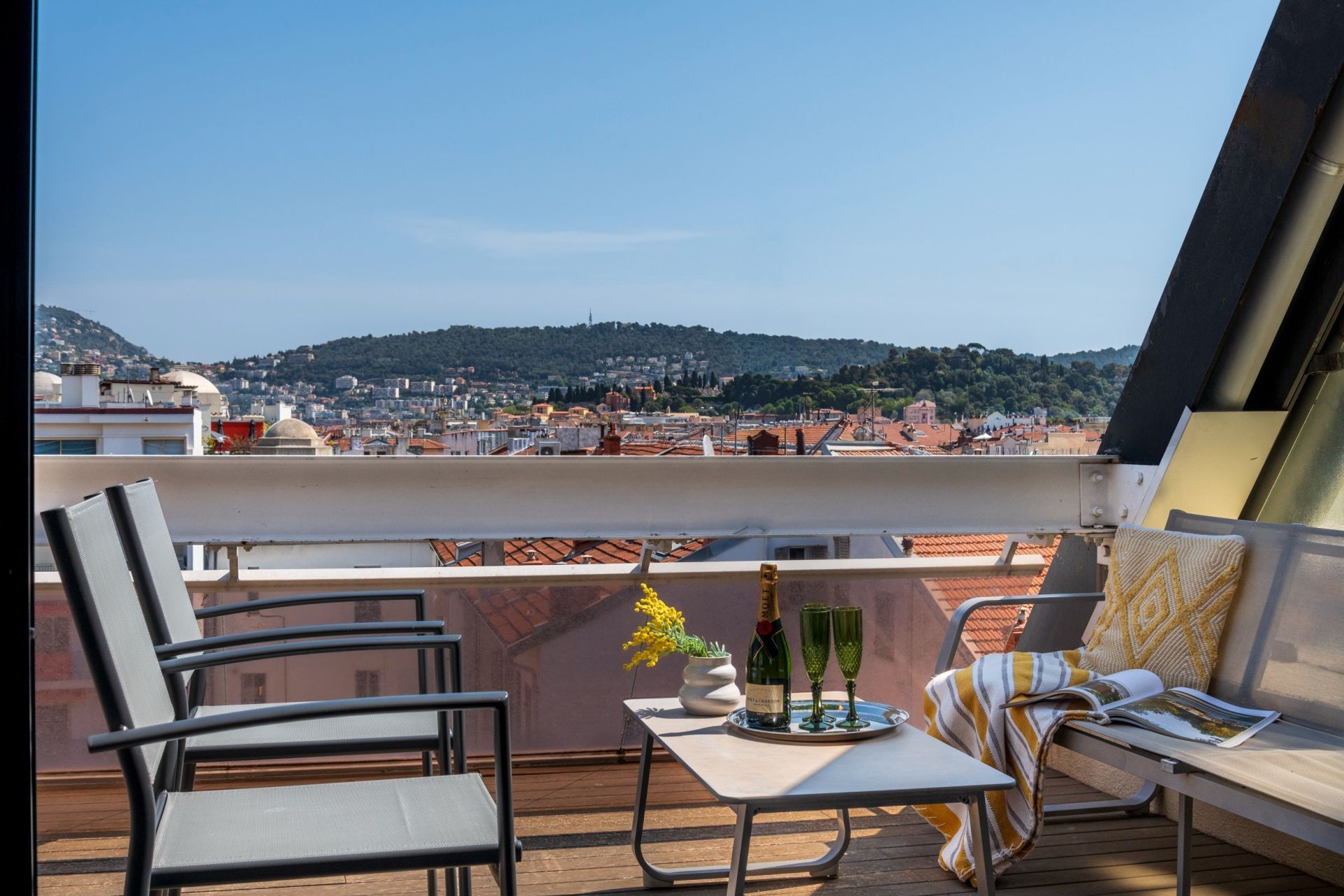 luxury apartment 3 Rooms for sale on NICE (06000)