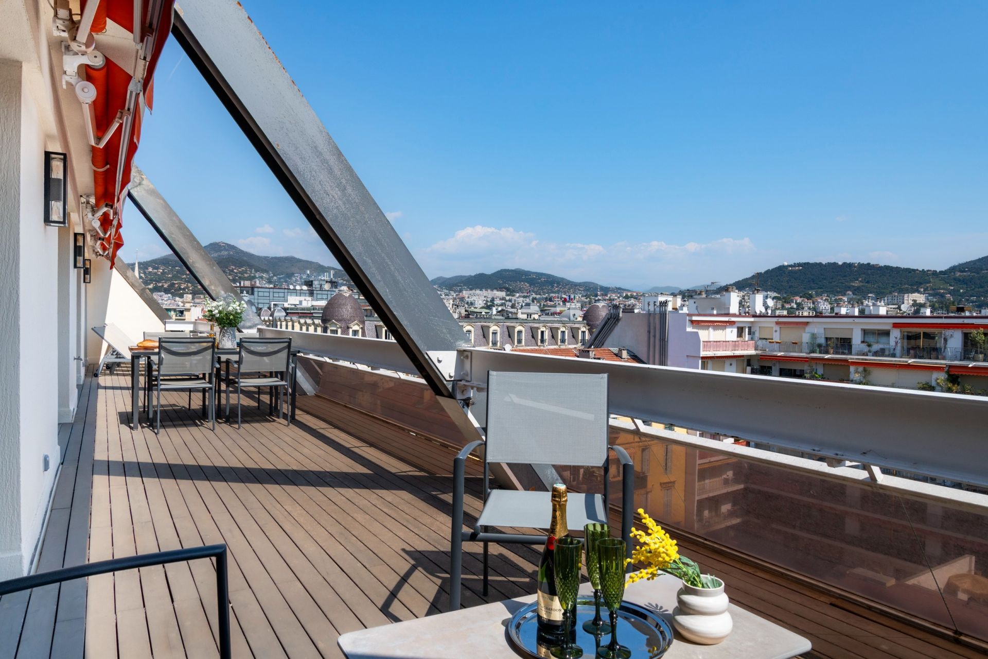 luxury apartment 3 Rooms for sale on NICE (06000)