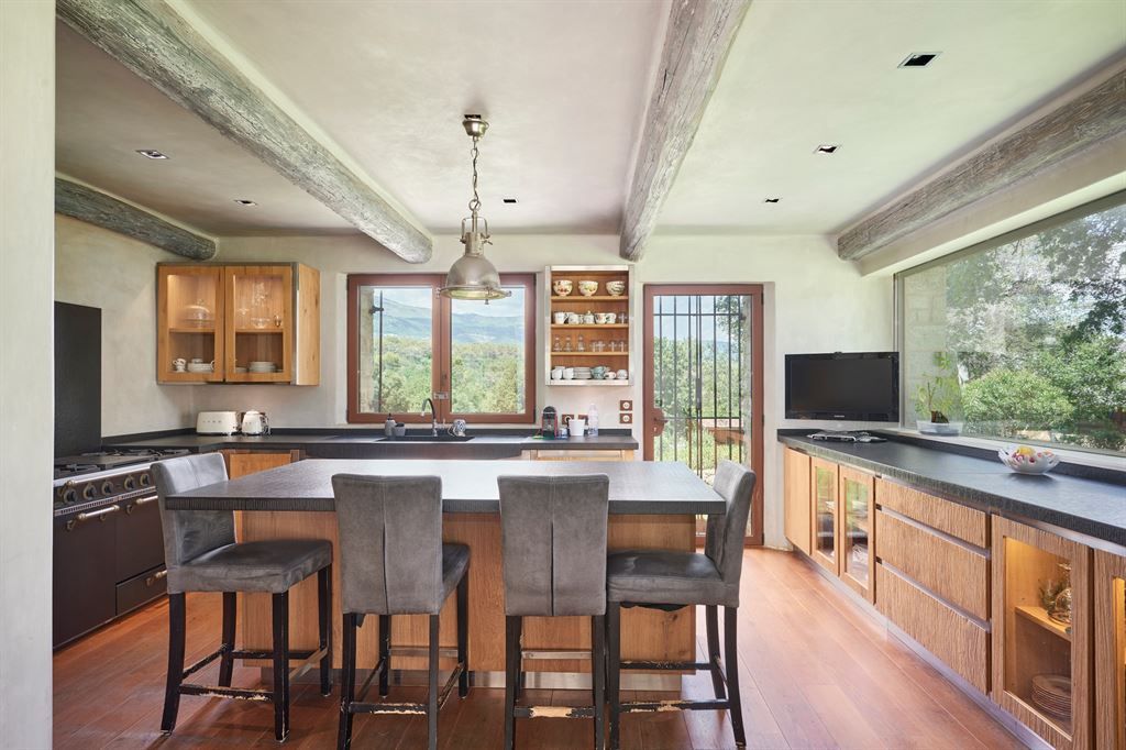 maison provençale de luxe 14 Pièces en vente sur ROQUEFORT LES PINS (06330)