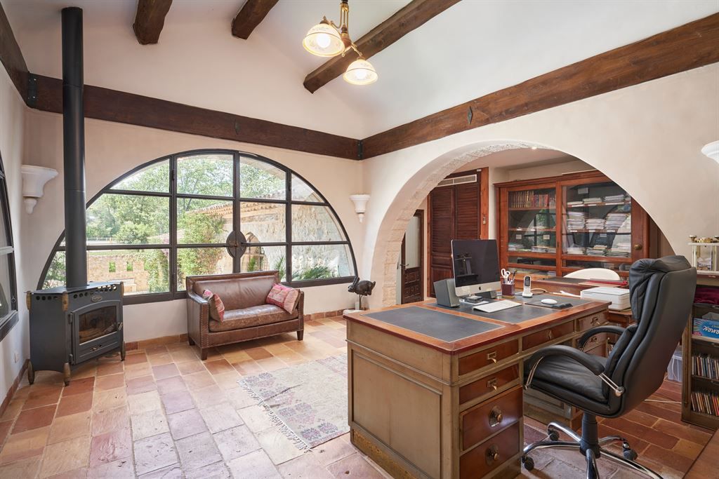 maison provençale de luxe 14 Pièces en vente sur ROQUEFORT LES PINS (06330)
