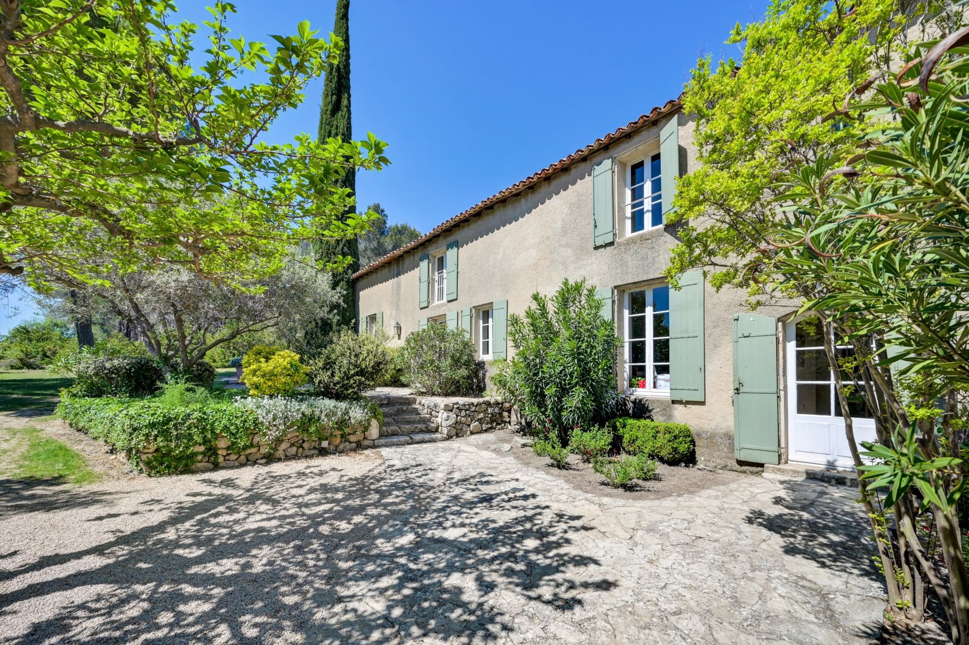 mas 16 Rooms for sale on EYGALIERES (13810)