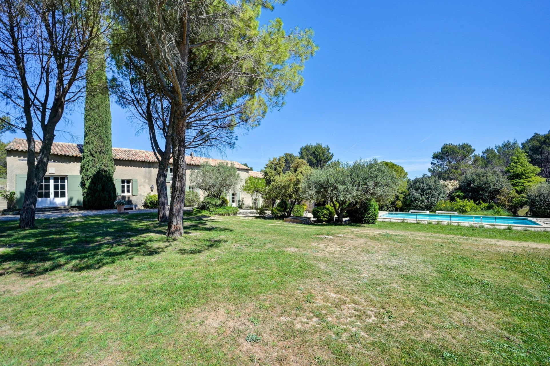 mas 16 Rooms for sale on EYGALIERES (13810)