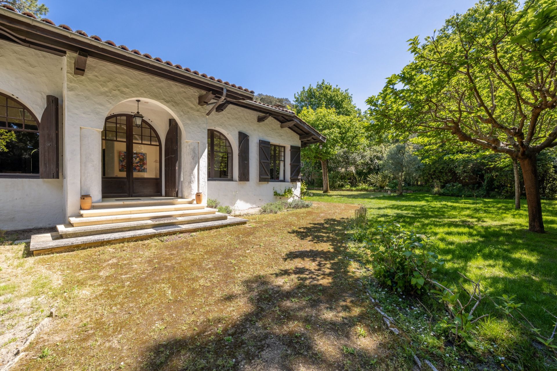 luxury house 8 Rooms for sale on PYLA SUR MER (33115)