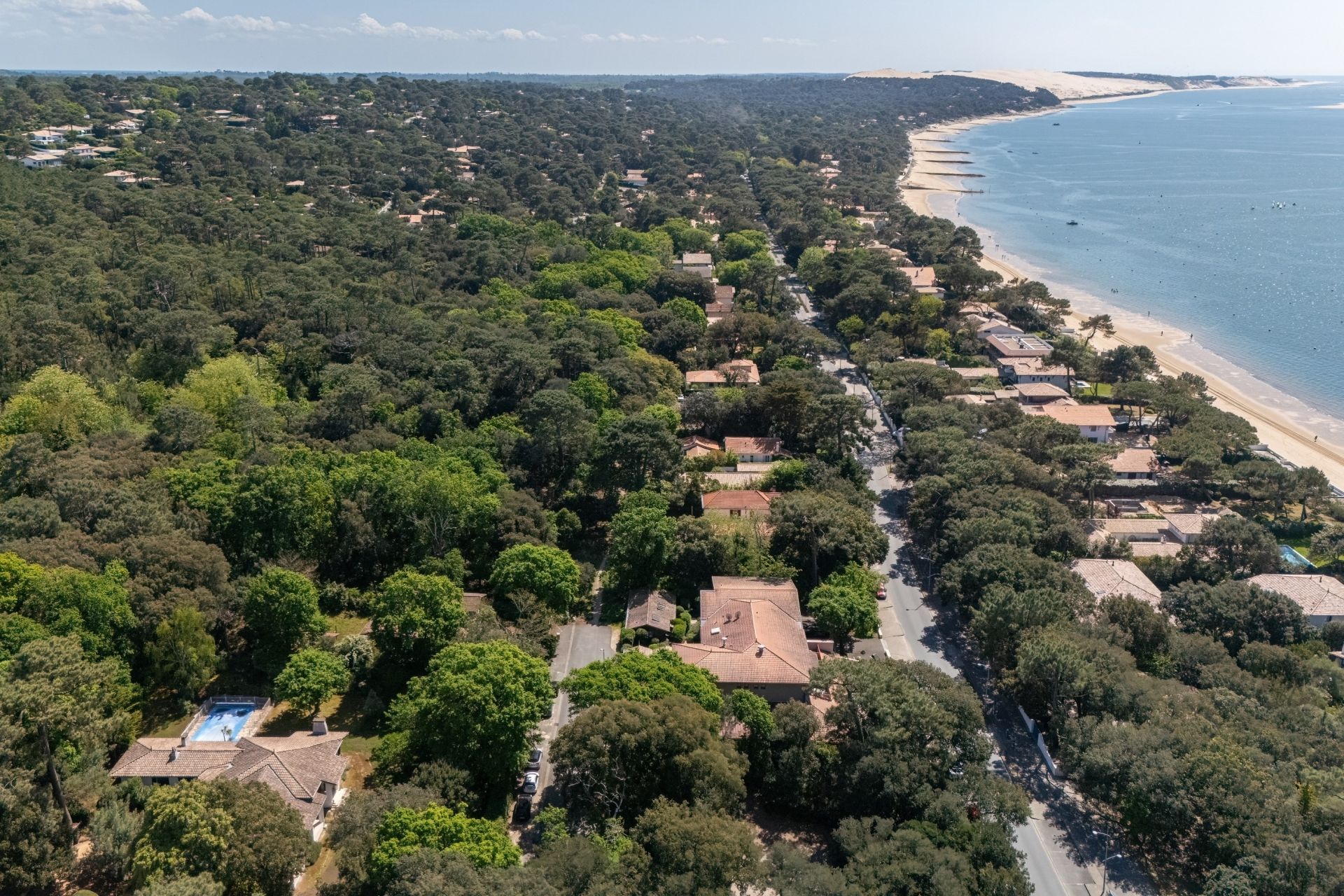 luxury house 8 Rooms for sale on PYLA SUR MER (33115)