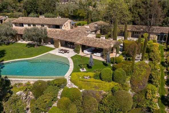 maison provençale de luxe 11 Pièces en vente sur LA COLLE SUR LOUP (06480)