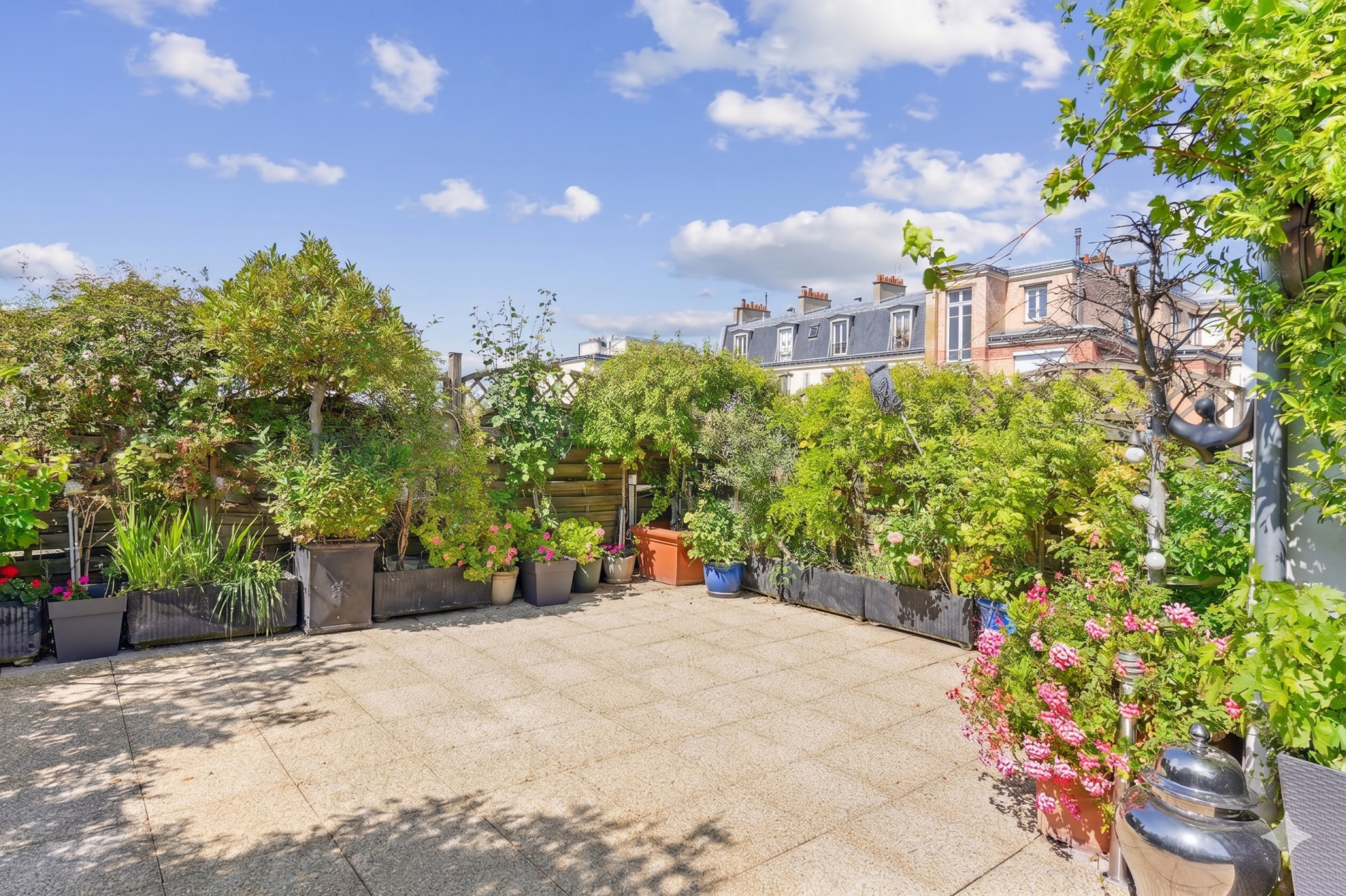 hôtel particulier 13 Pièces en vente sur PARIS (75016)