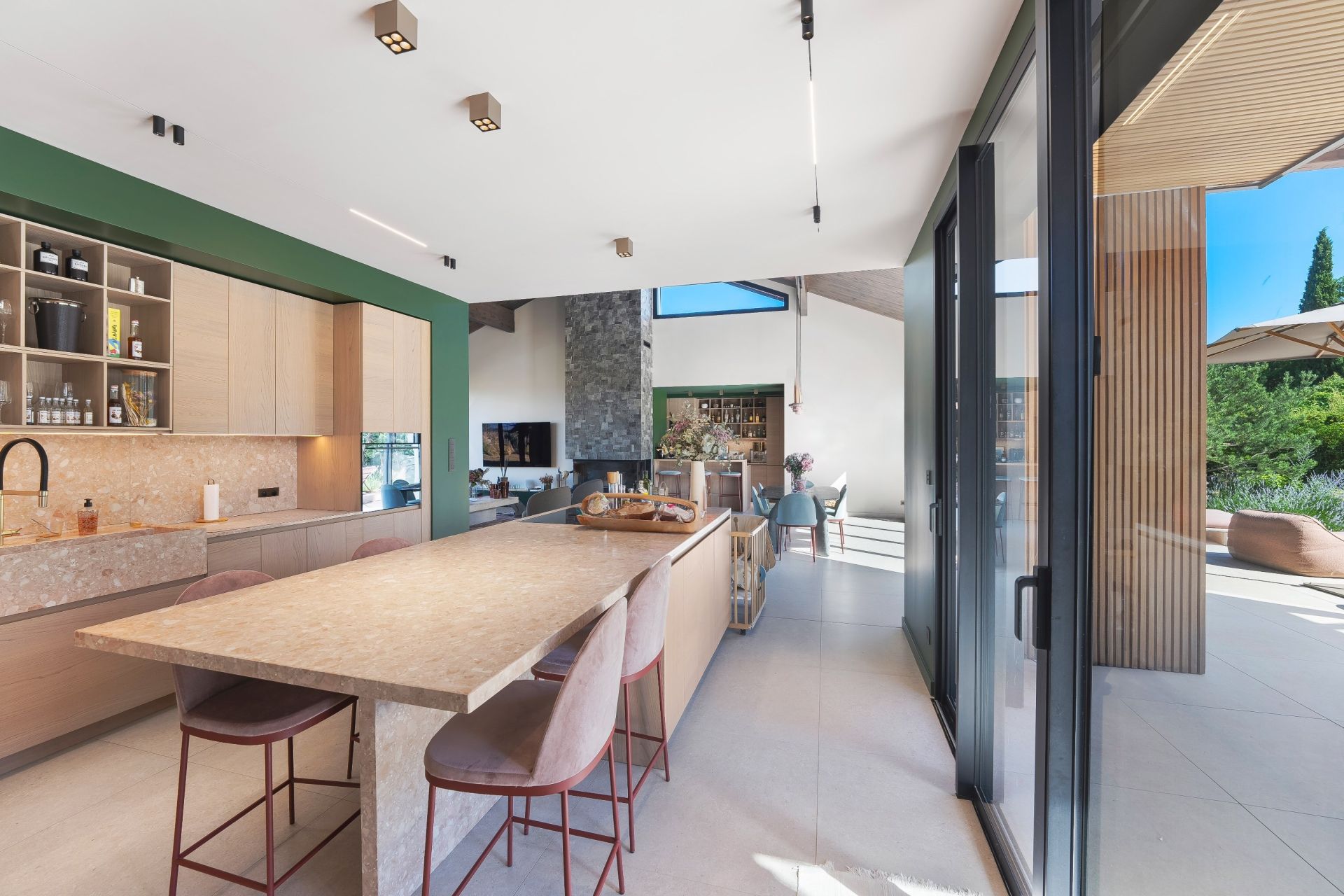 luxury house 8 Rooms for sale on VIRY (74580)