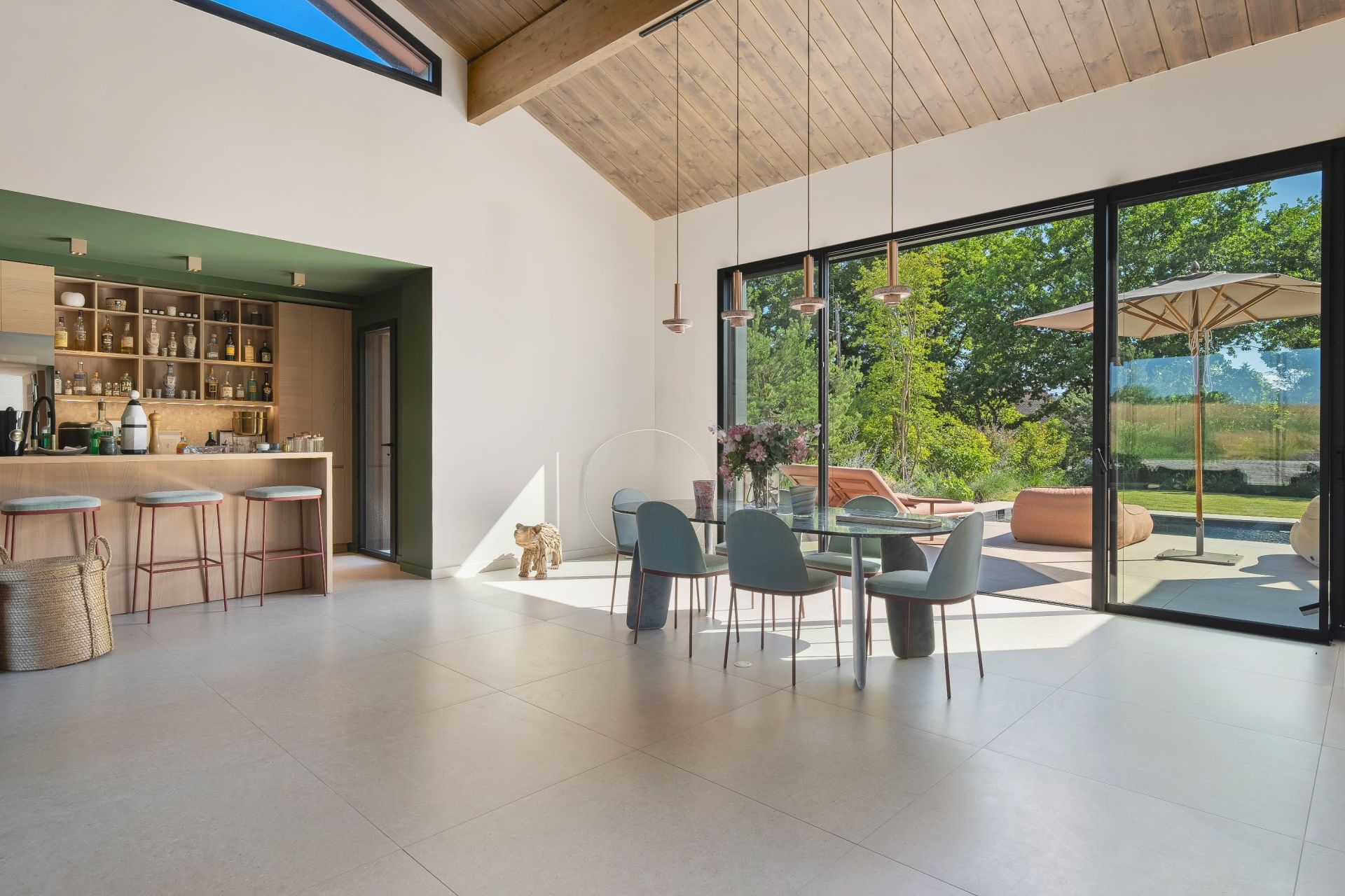 luxury house 8 Rooms for sale on VIRY (74580)