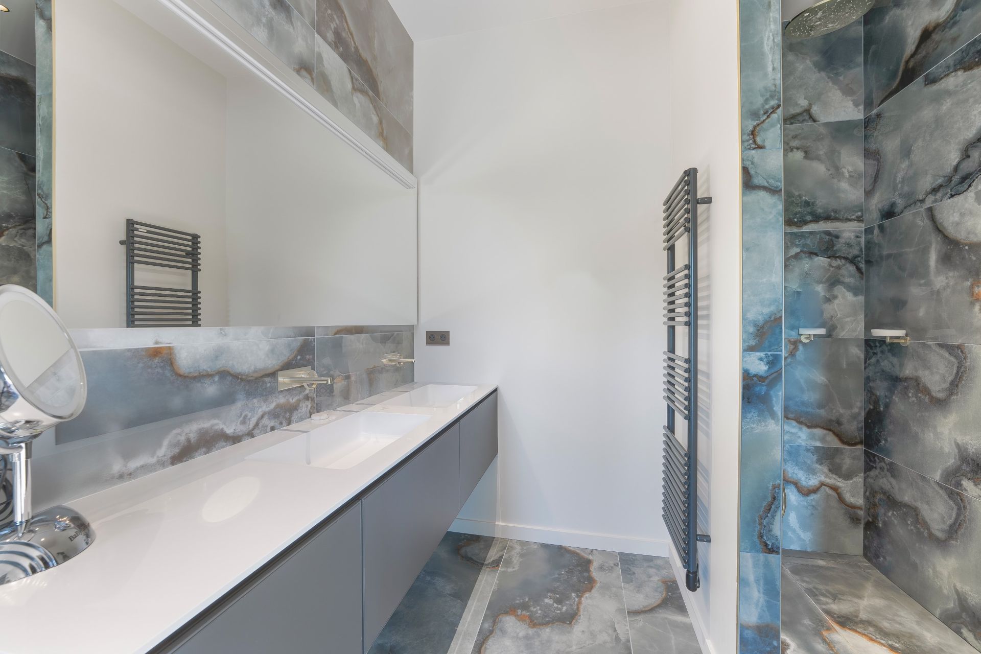 luxury house 8 Rooms for sale on VIRY (74580)