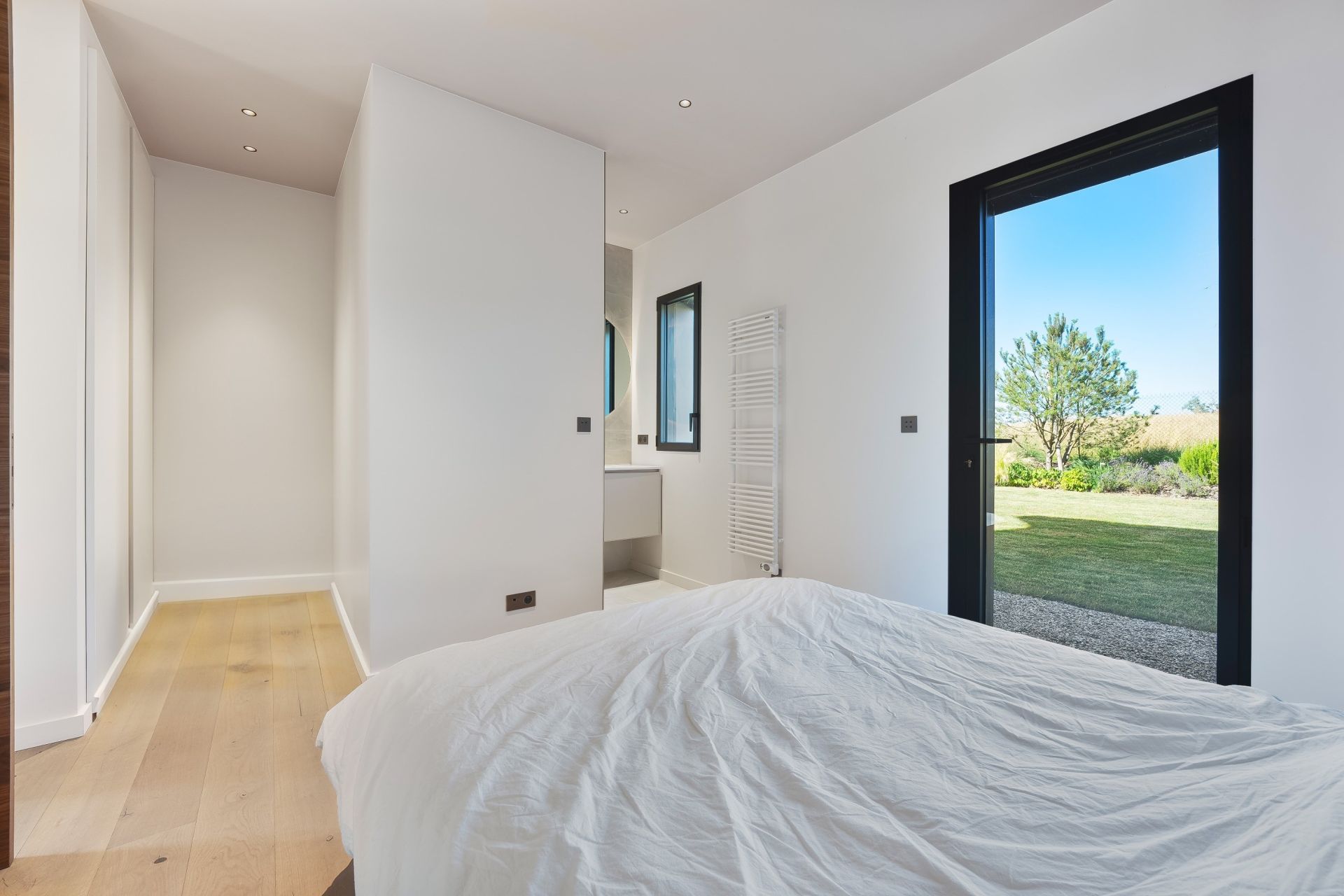 luxury house 8 Rooms for sale on VIRY (74580)