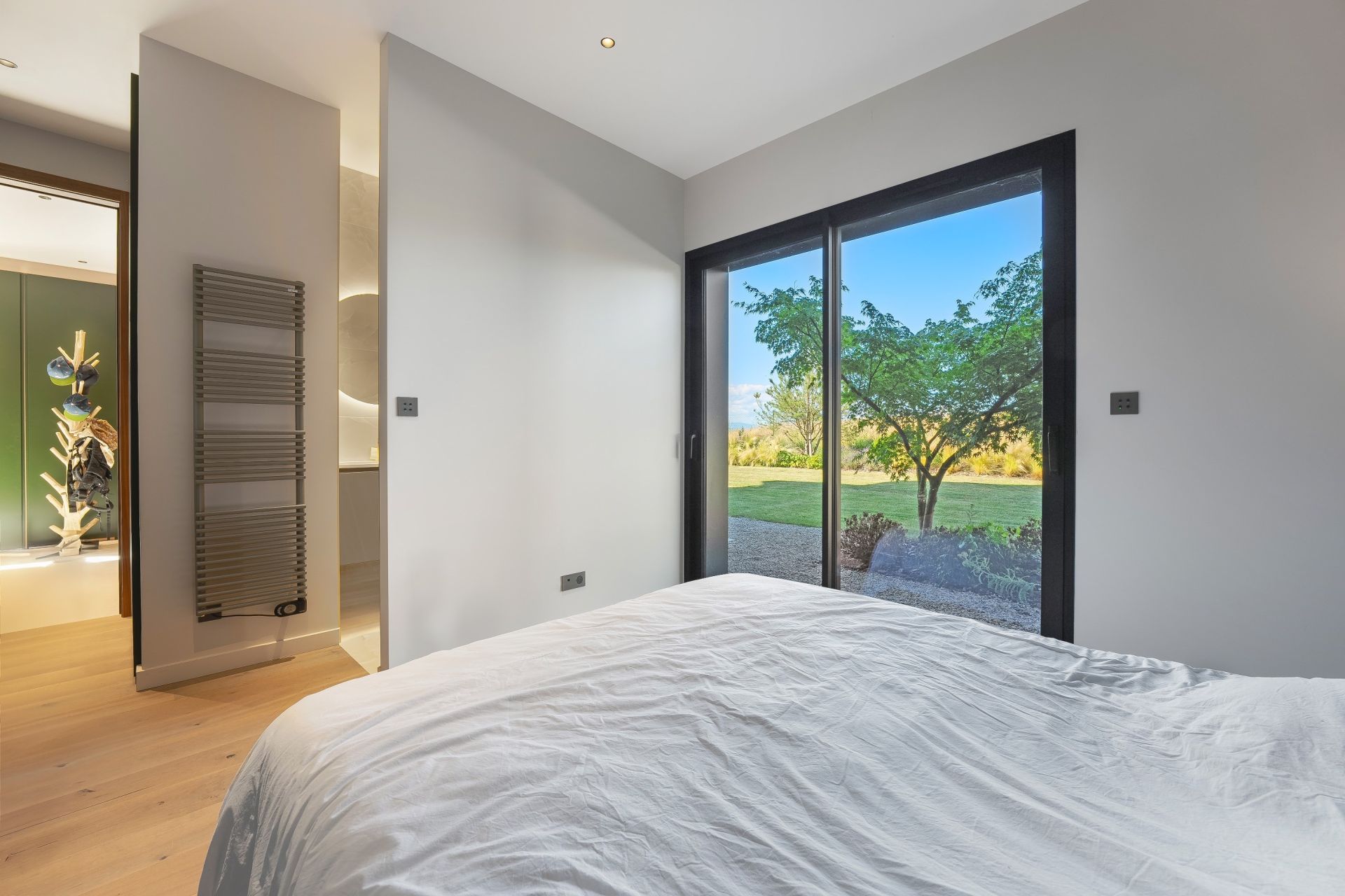 luxury house 8 Rooms for sale on VIRY (74580)
