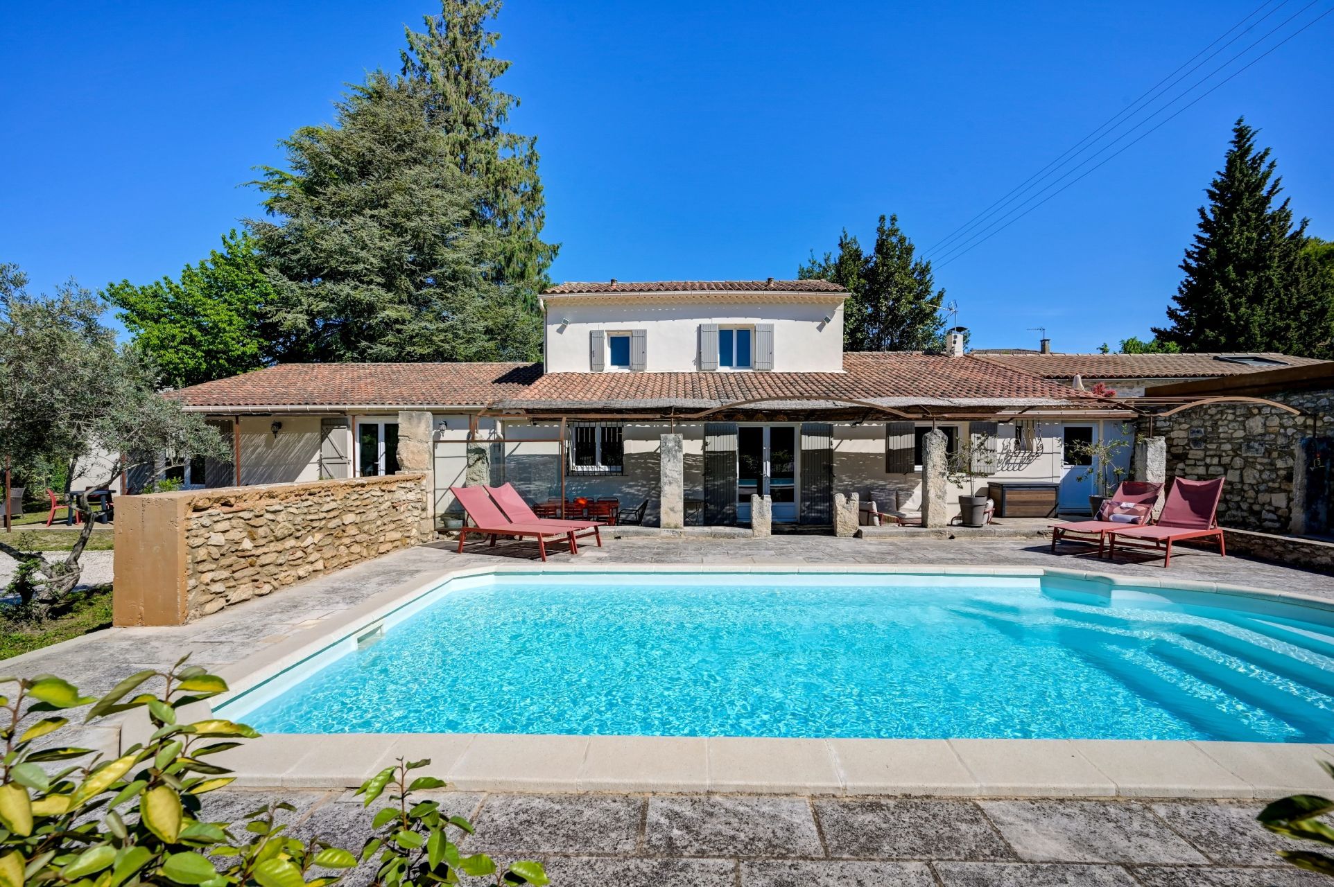 luxury house 5 Rooms for sale on ST REMY DE PROVENCE (13210)