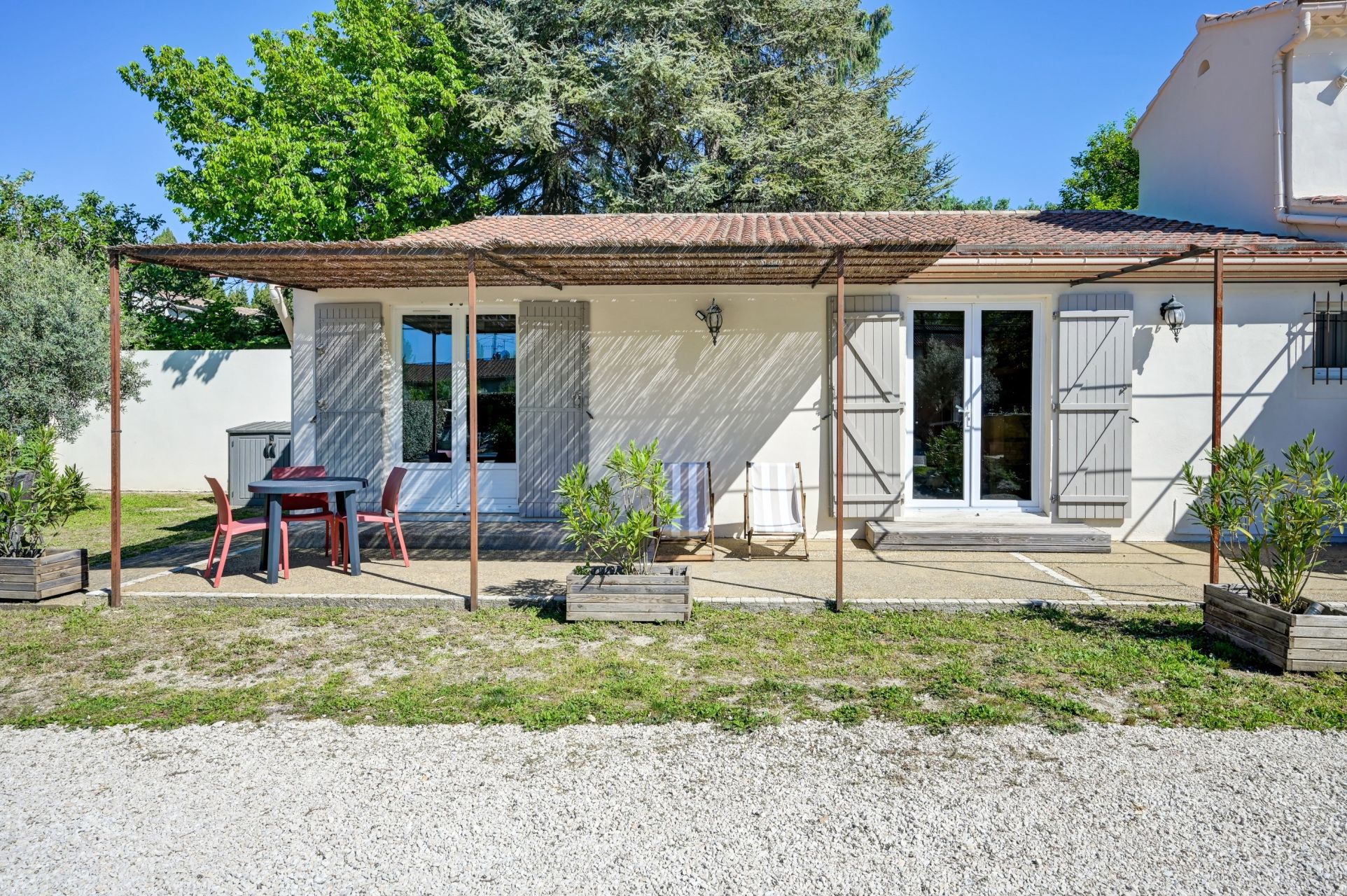 luxury house 5 Rooms for sale on ST REMY DE PROVENCE (13210)