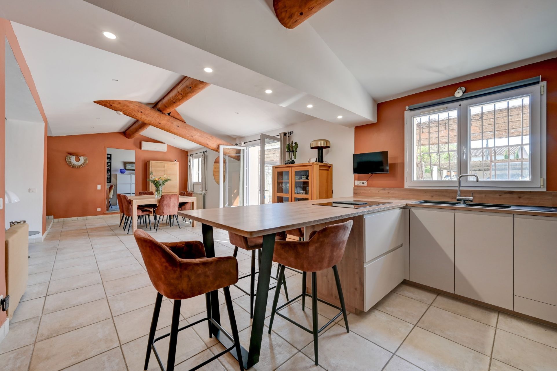 luxury house 5 Rooms for sale on ST REMY DE PROVENCE (13210)