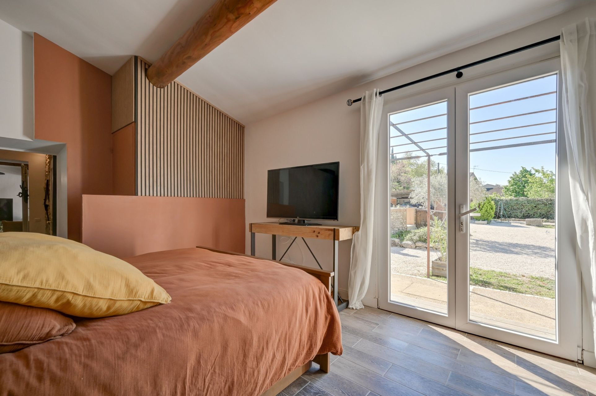 luxury house 5 Rooms for sale on ST REMY DE PROVENCE (13210)