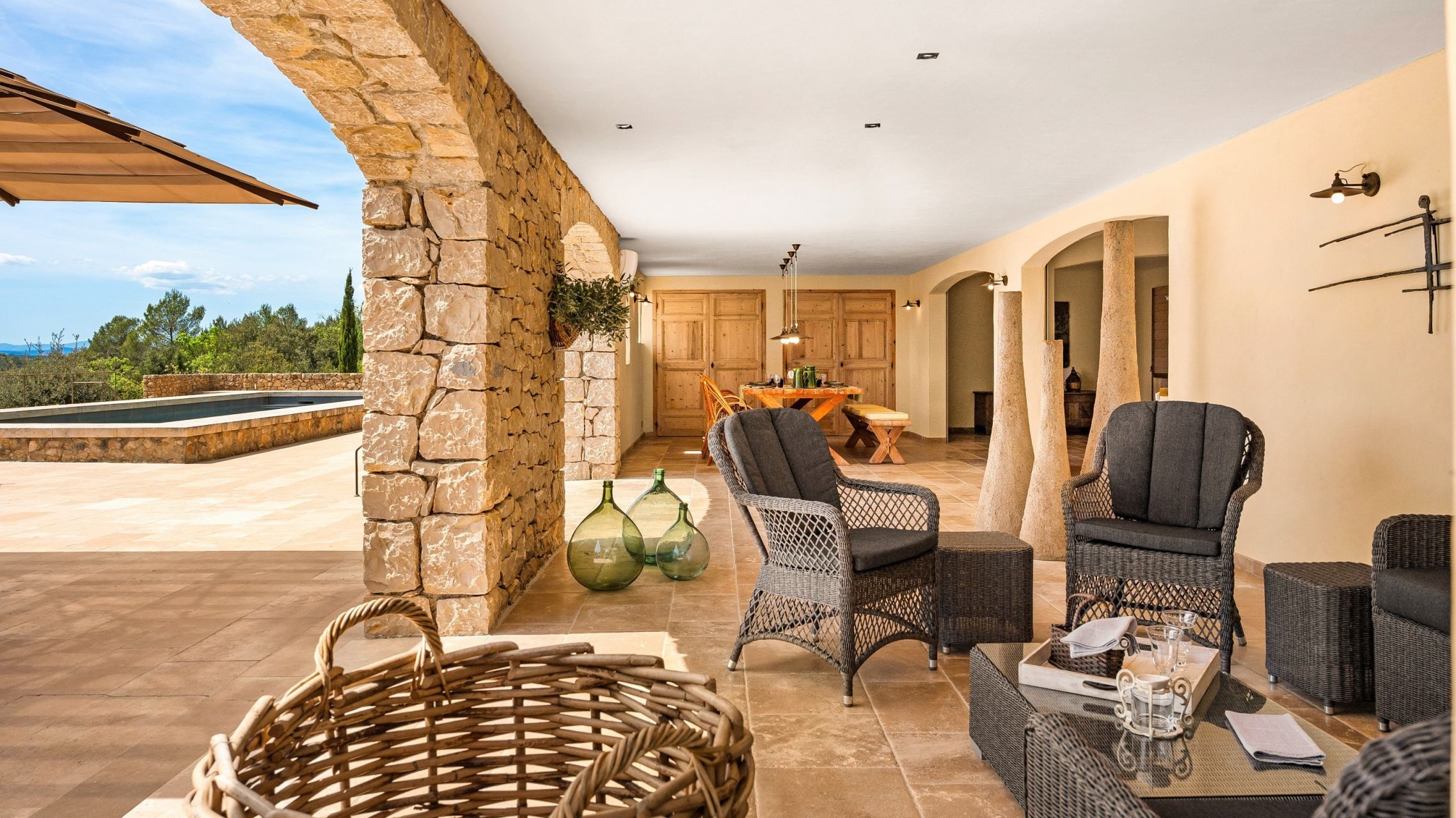 bastide 6 Rooms for sale on ENTRECASTEAUX (83570)