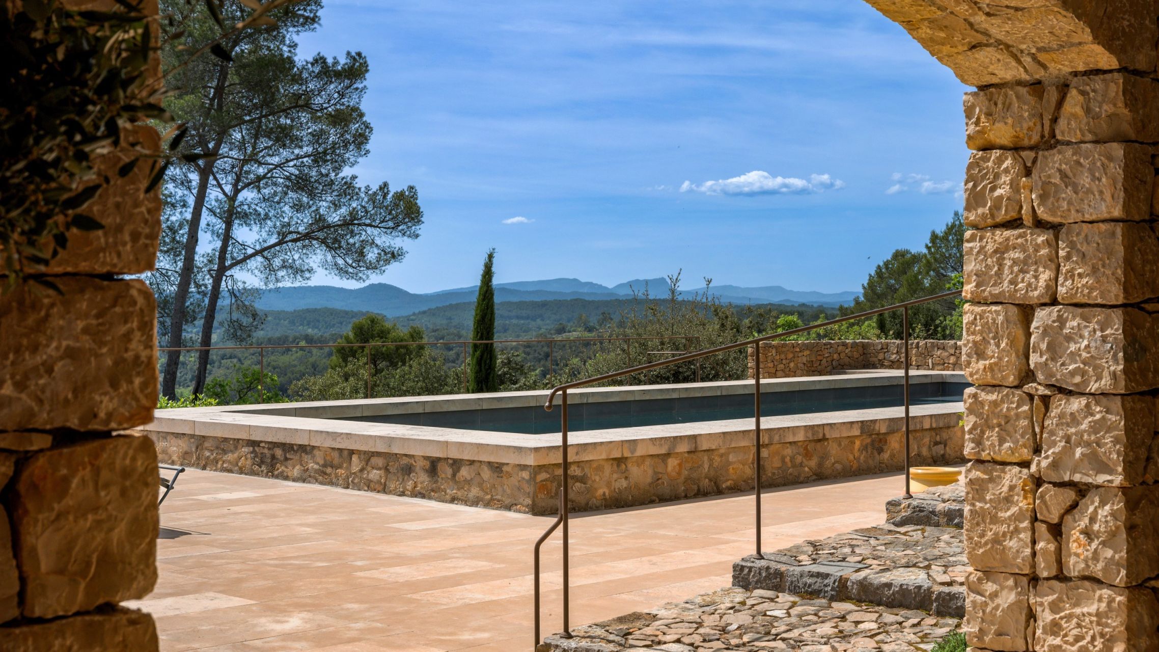 bastide 6 Pièces en vente sur ENTRECASTEAUX (83570)