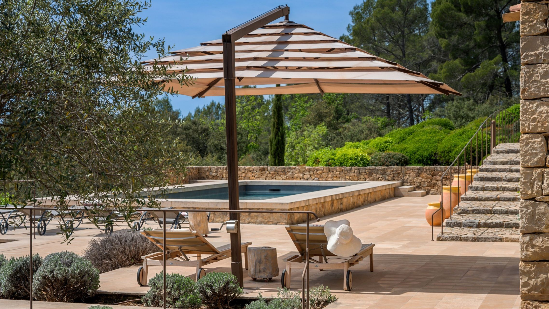 bastide 6 Rooms for sale on ENTRECASTEAUX (83570)