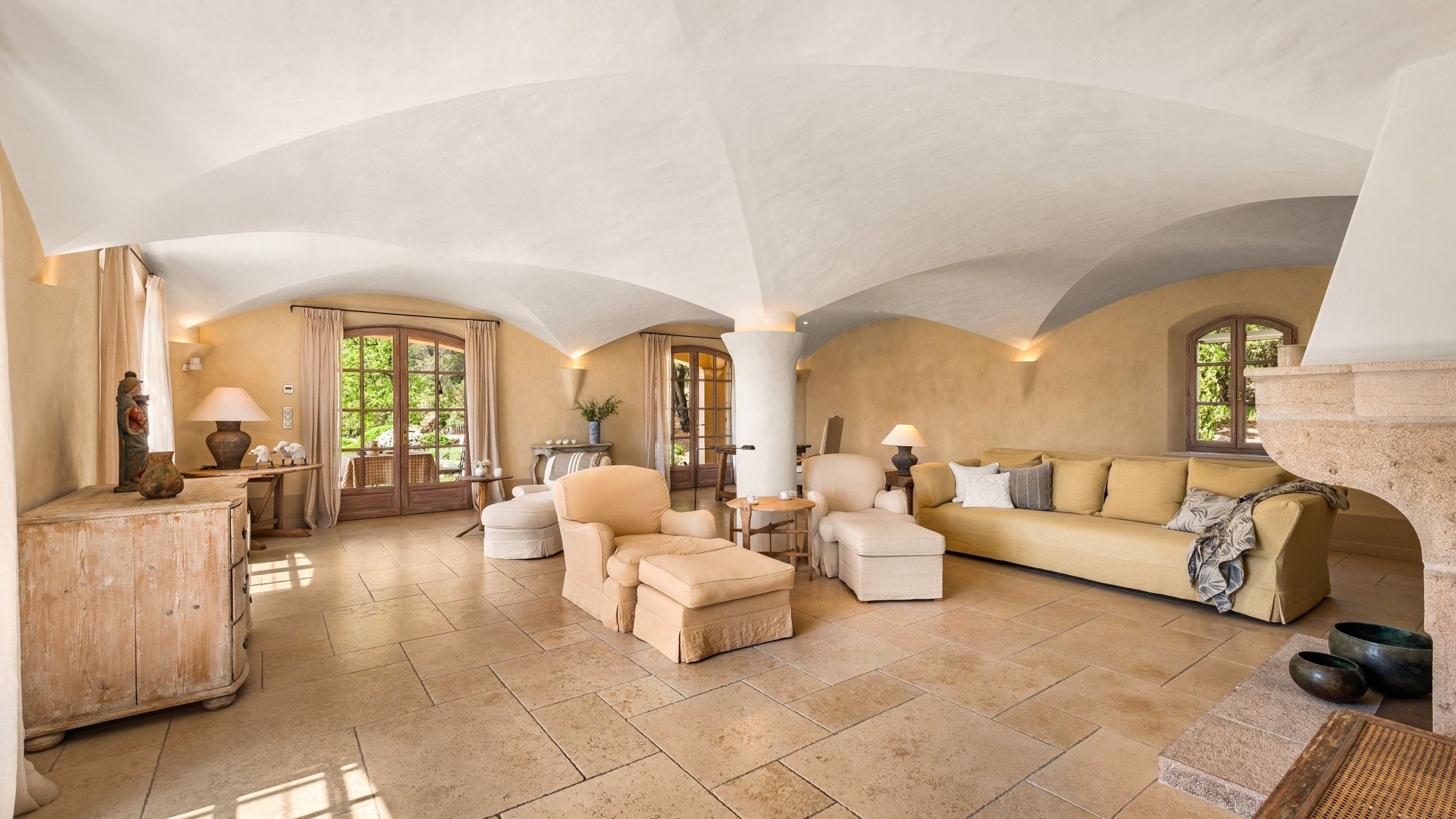 bastide 6 Rooms for sale on ENTRECASTEAUX (83570)