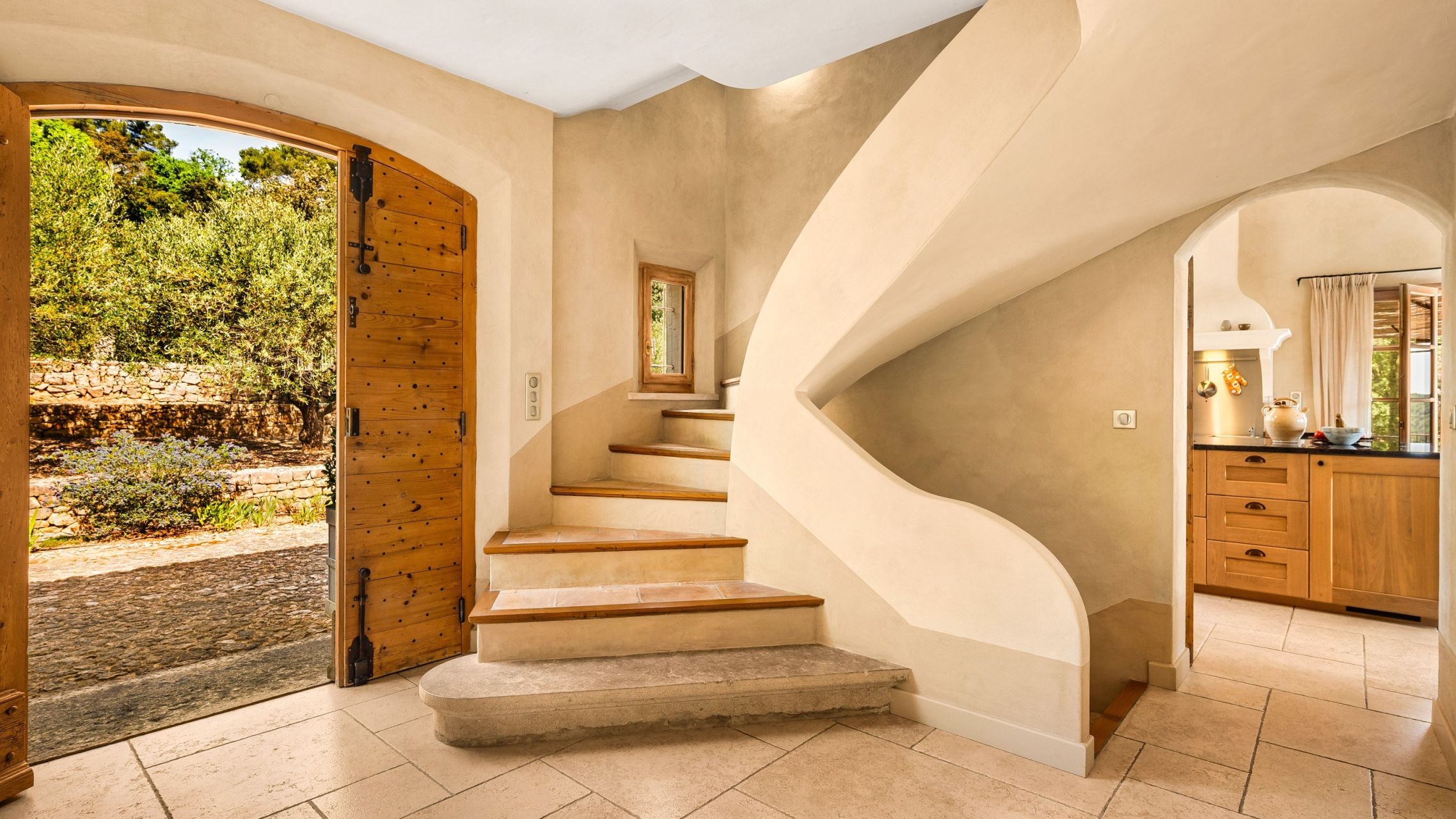 bastide 6 Rooms for sale on ENTRECASTEAUX (83570)