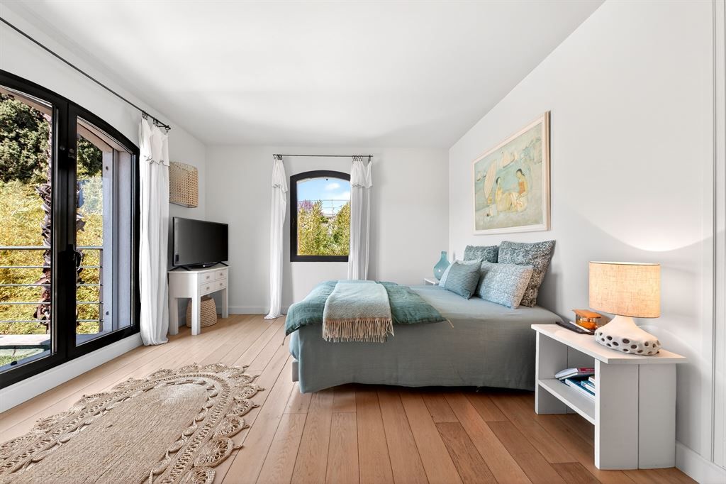 luxury villa 16 Rooms for sale on VALBONNE (06560)