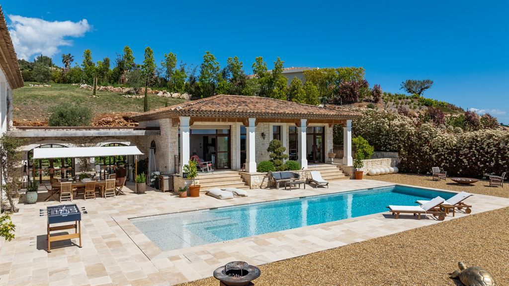 luxury villa 7 Rooms for sale on ROQUEFORT LES PINS (06330)