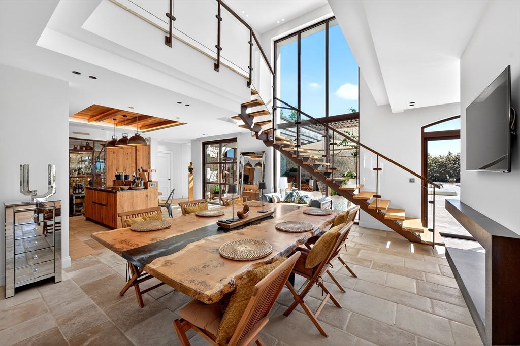 luxury villa 7 Rooms for sale on ROQUEFORT LES PINS (06330)