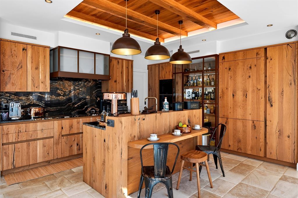 luxury villa 7 Rooms for sale on ROQUEFORT LES PINS (06330)