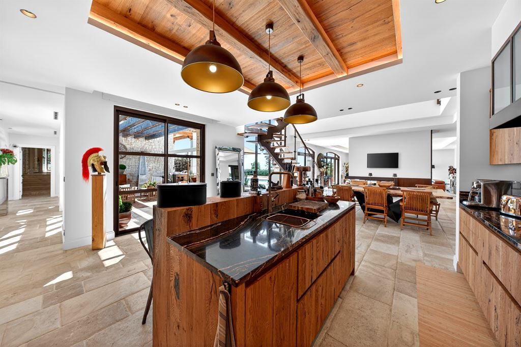 luxury villa 7 Rooms for sale on ROQUEFORT LES PINS (06330)