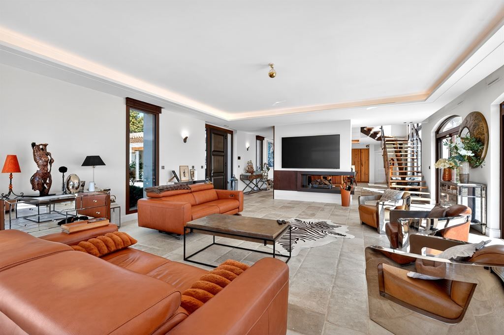 luxury villa 7 Rooms for sale on ROQUEFORT LES PINS (06330)