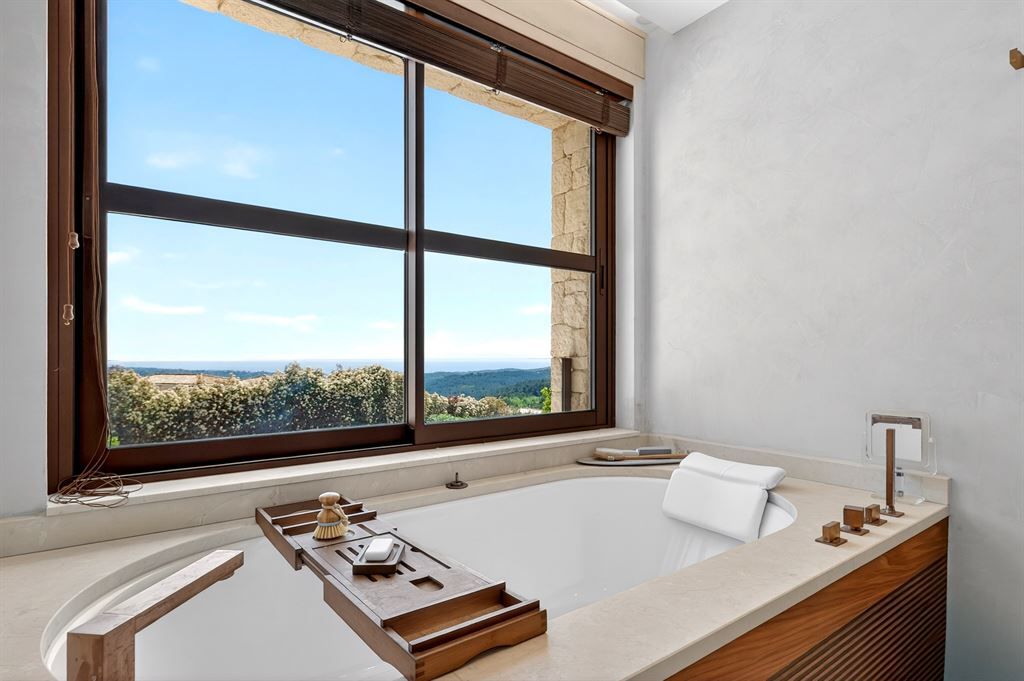 luxury villa 7 Rooms for sale on ROQUEFORT LES PINS (06330)